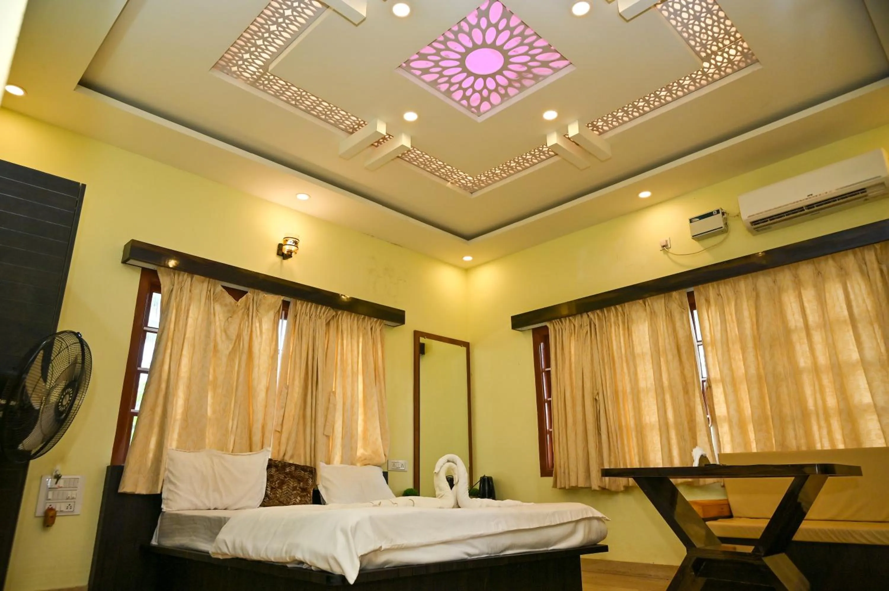 Bed in NAVARATHNA International resort