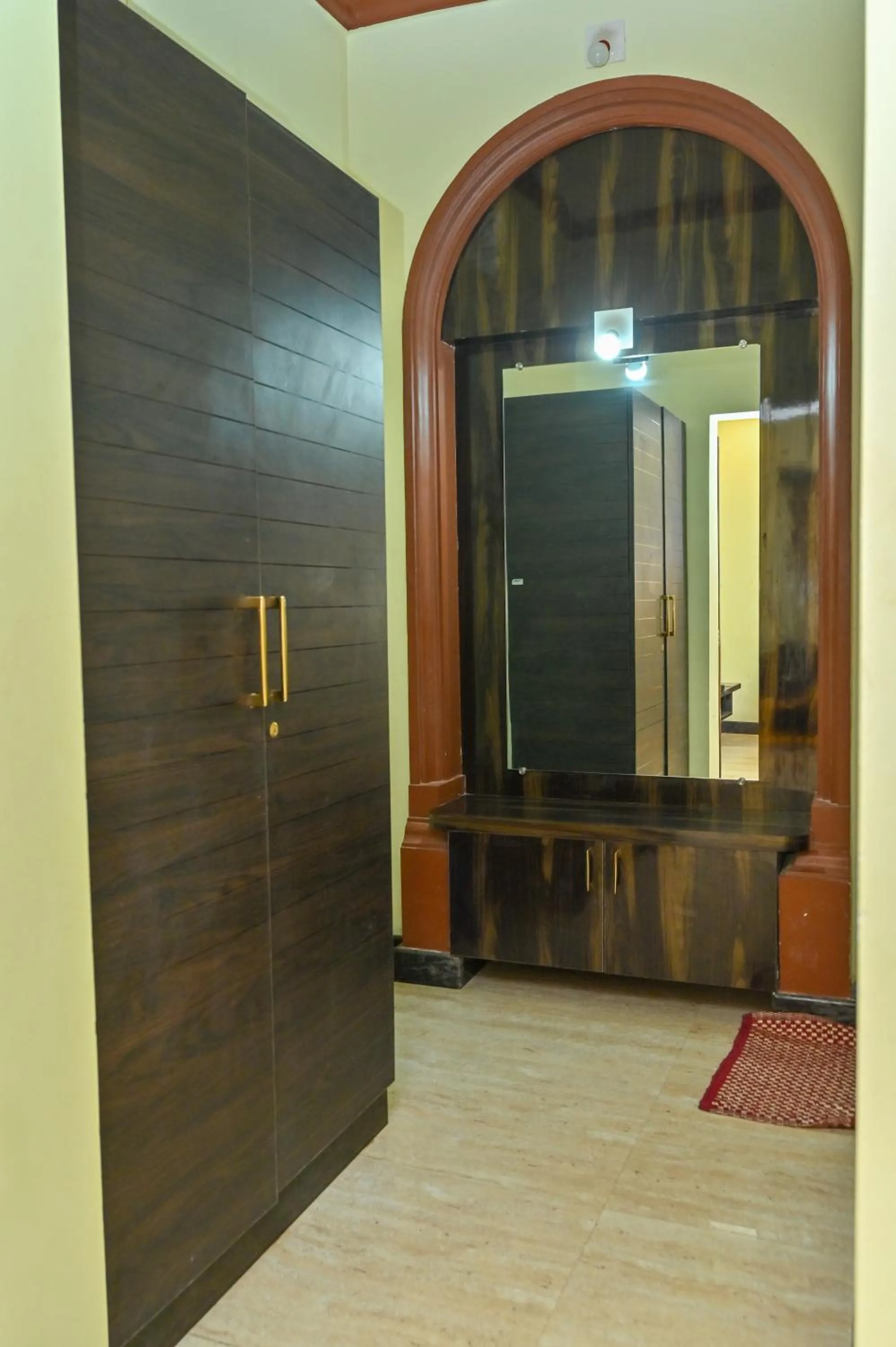 wardrobe in NAVARATHNA International resort