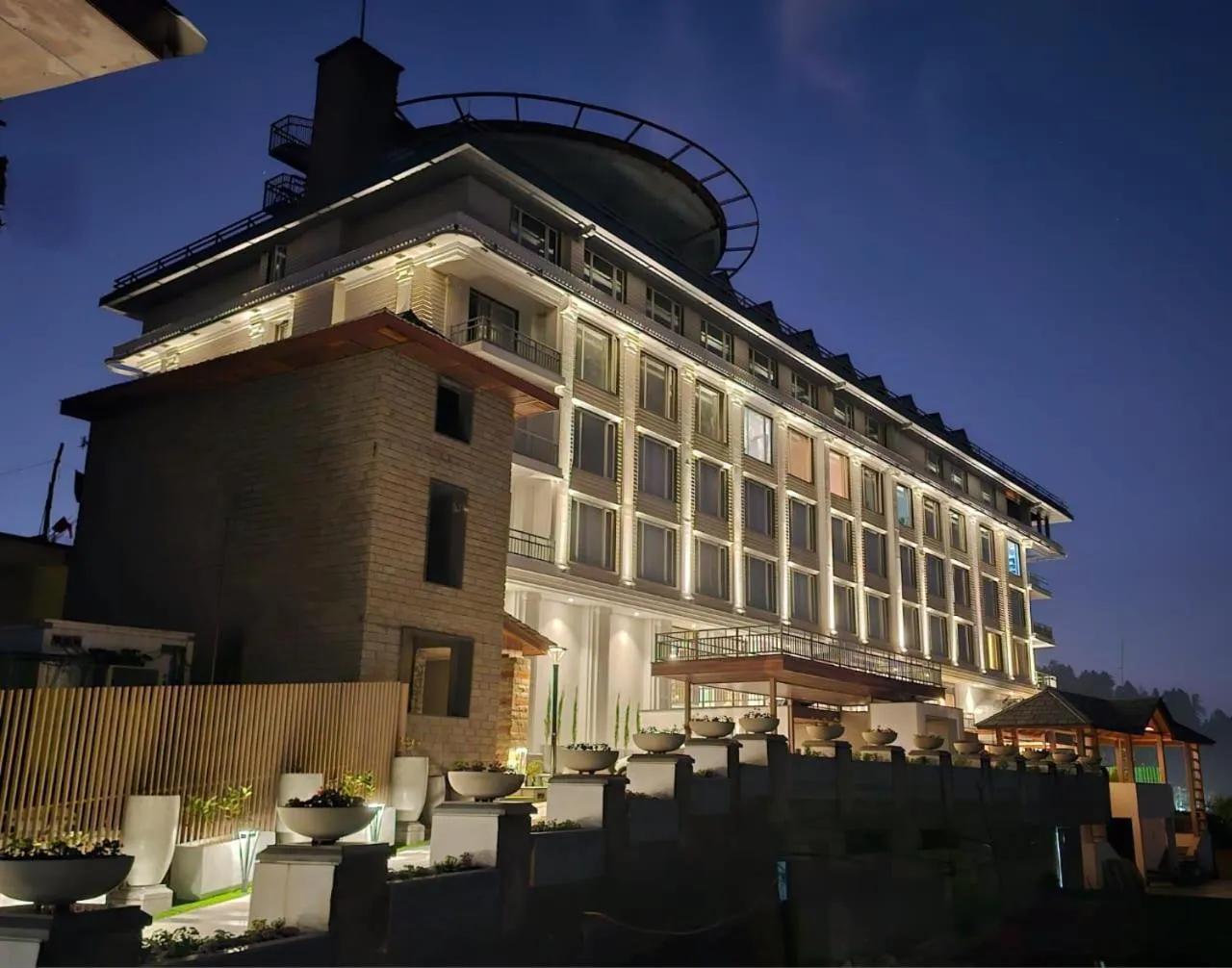 Property building in Hotel Greenberry Narkanda