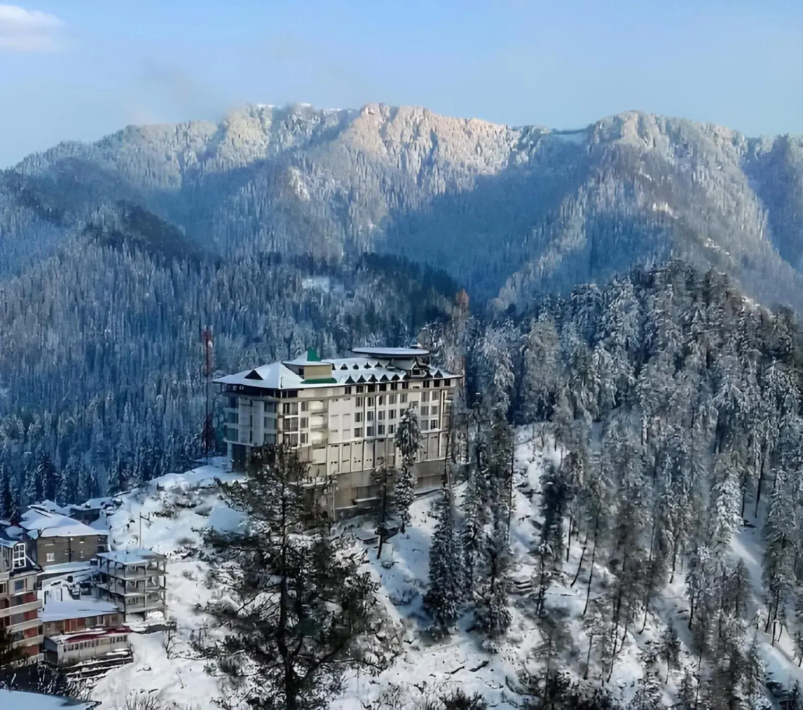 Property building in Hotel Greenberry Narkanda Property building in Hotel Greenberry Narkanda