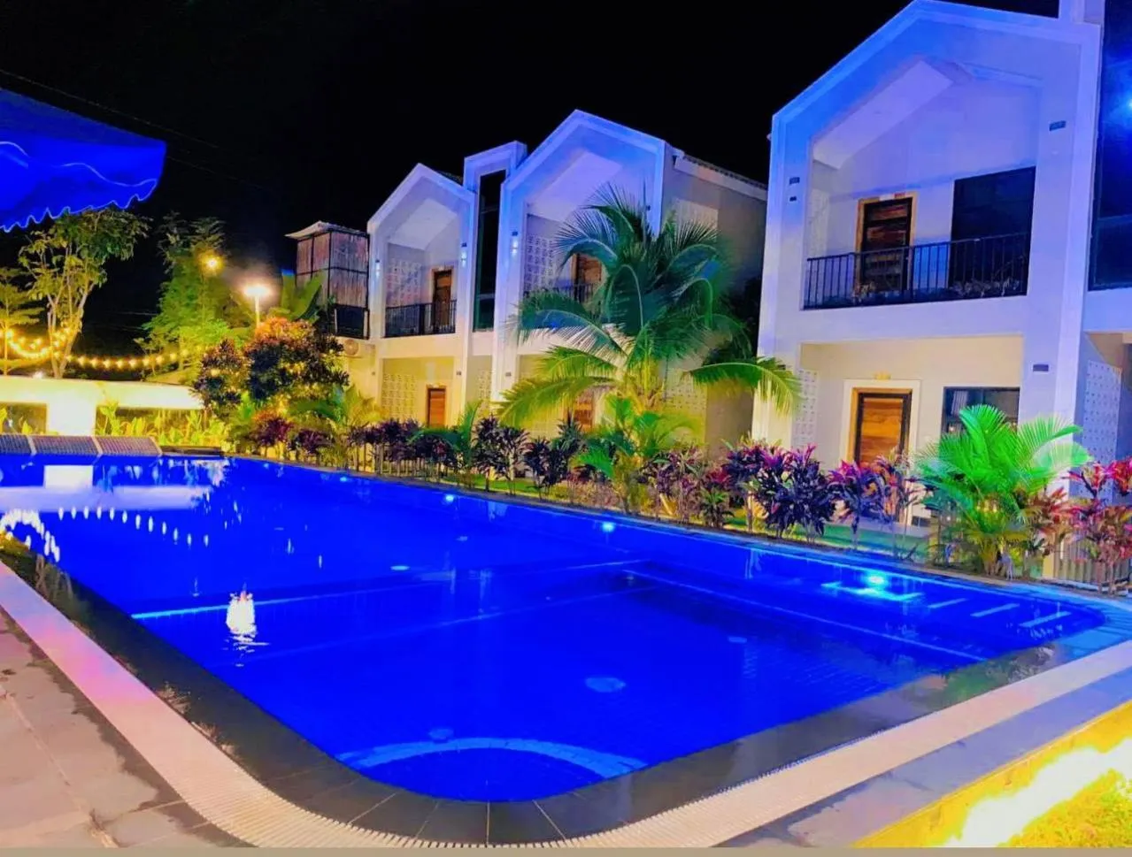 Swimming pool in SAMOT KHSACH RESORT ll