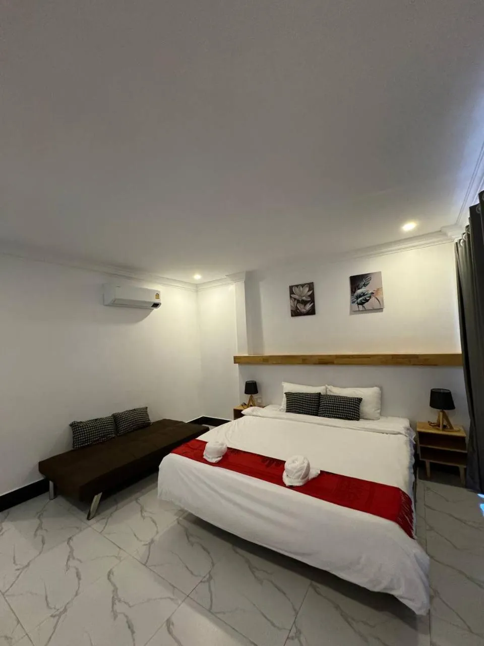 Photo of the whole room, Bed in SAMOT KHSACH RESORT ll