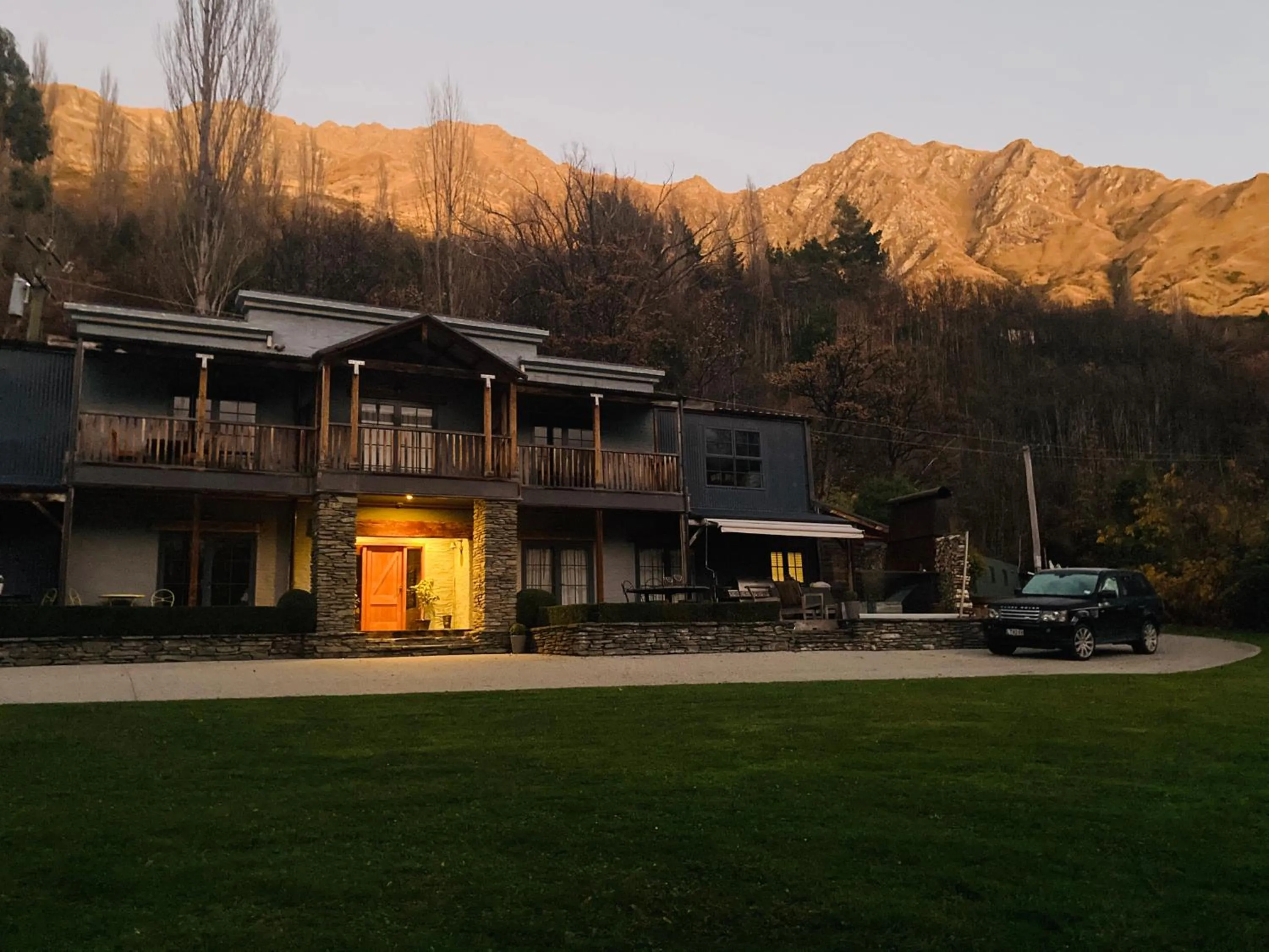 Moonlight Escape Lodge