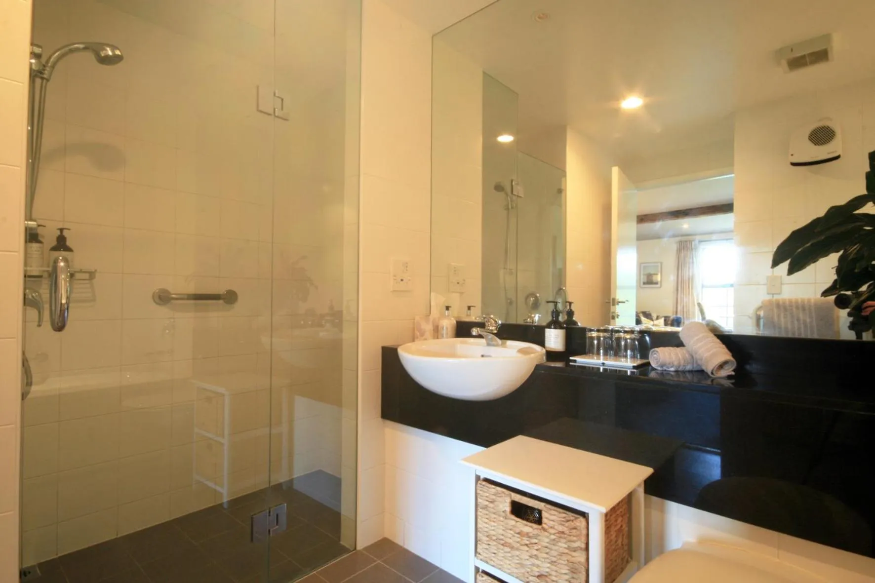 Bathroom in Moonlight Escape Lodge