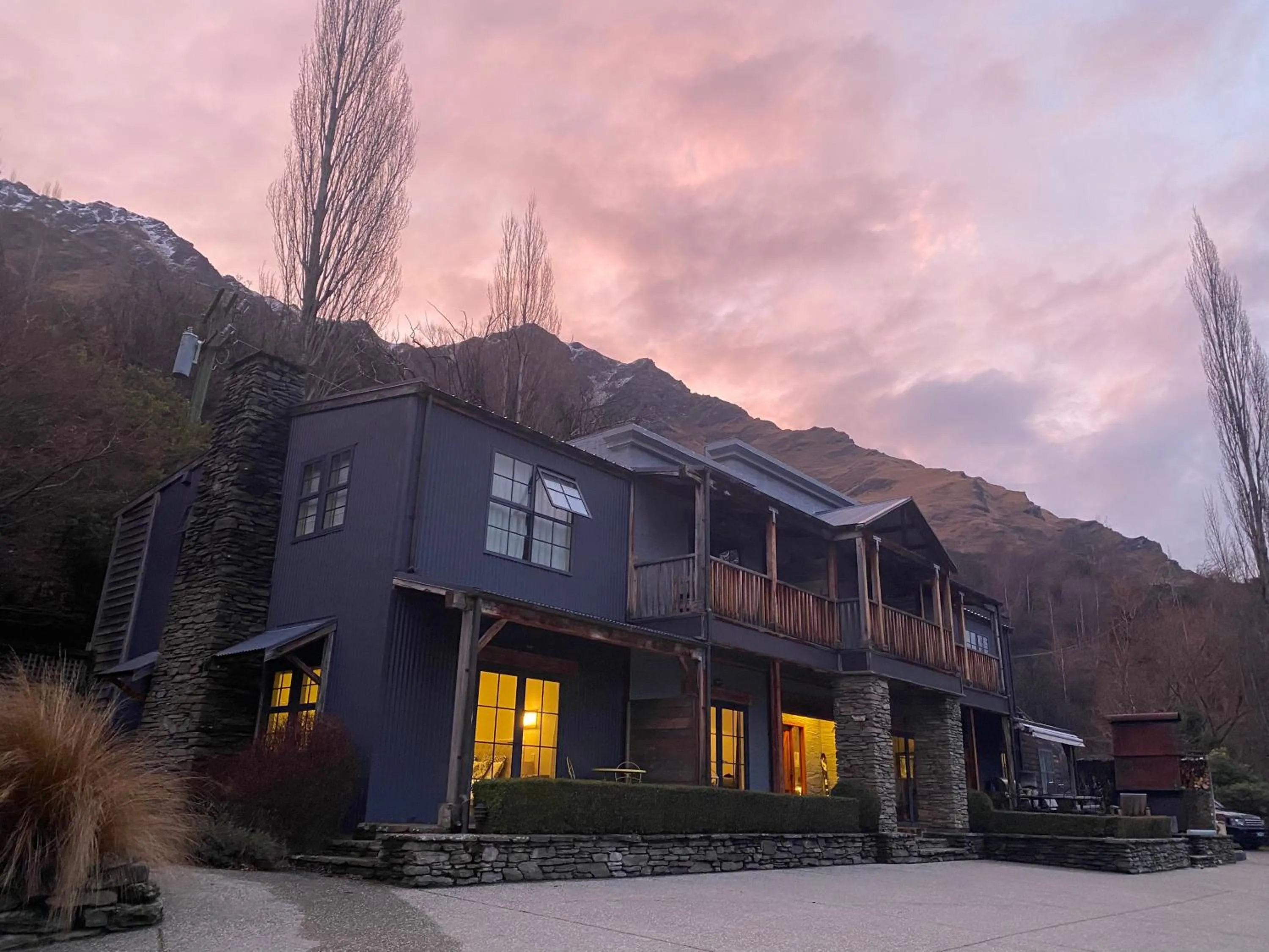 Moonlight Escape Lodge