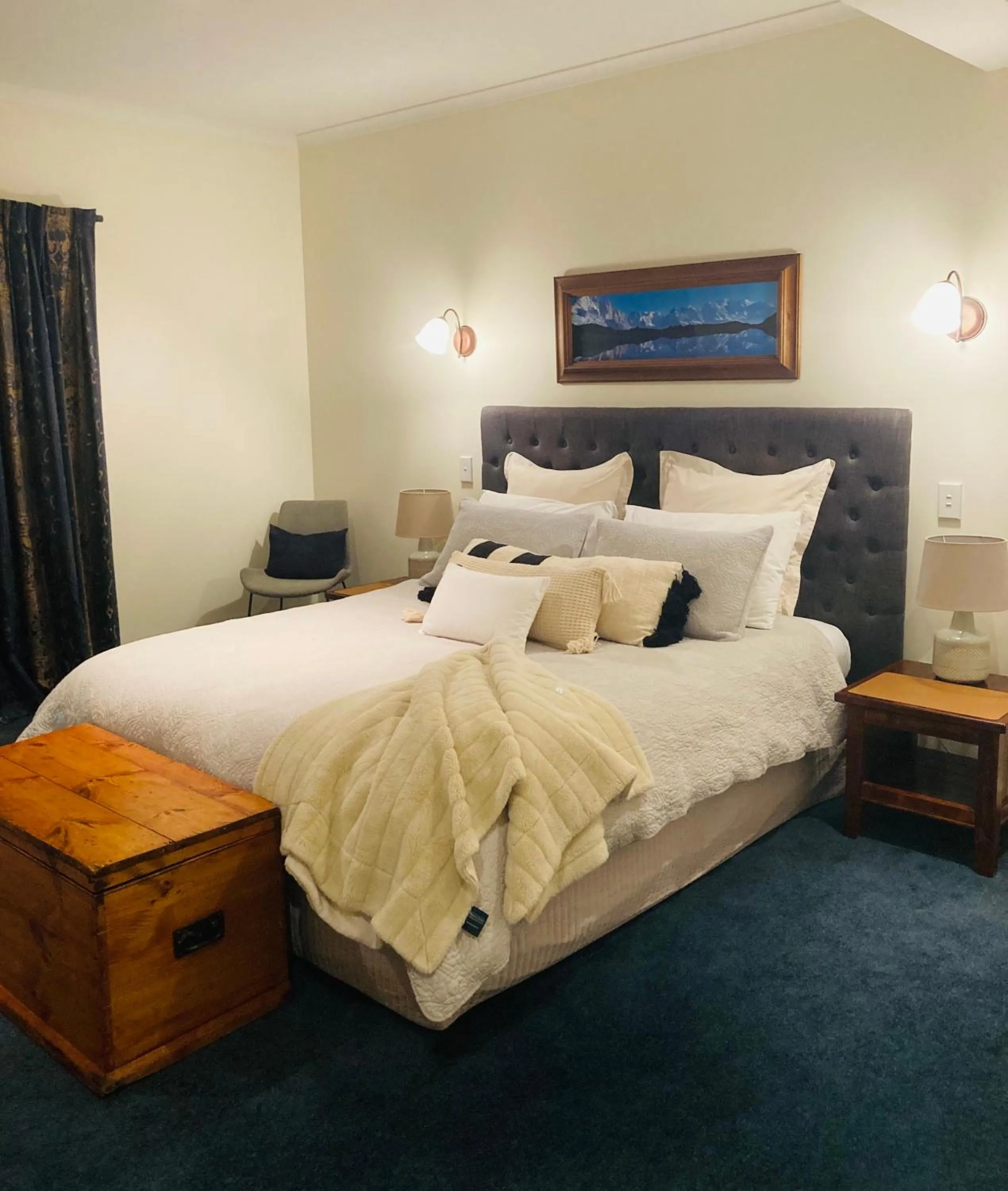 Bed in Moonlight Escape Lodge