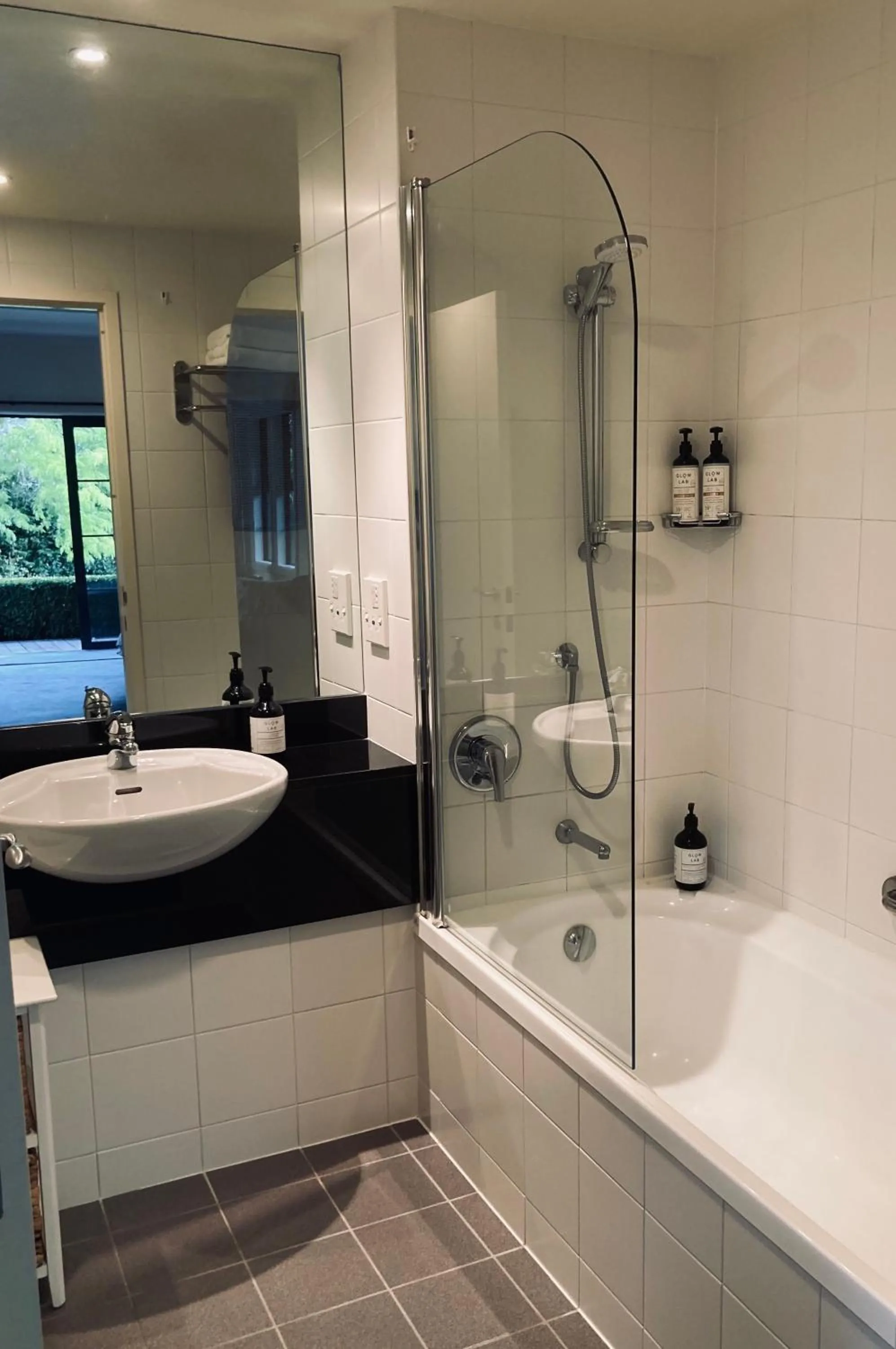 Shower in Moonlight Escape Lodge