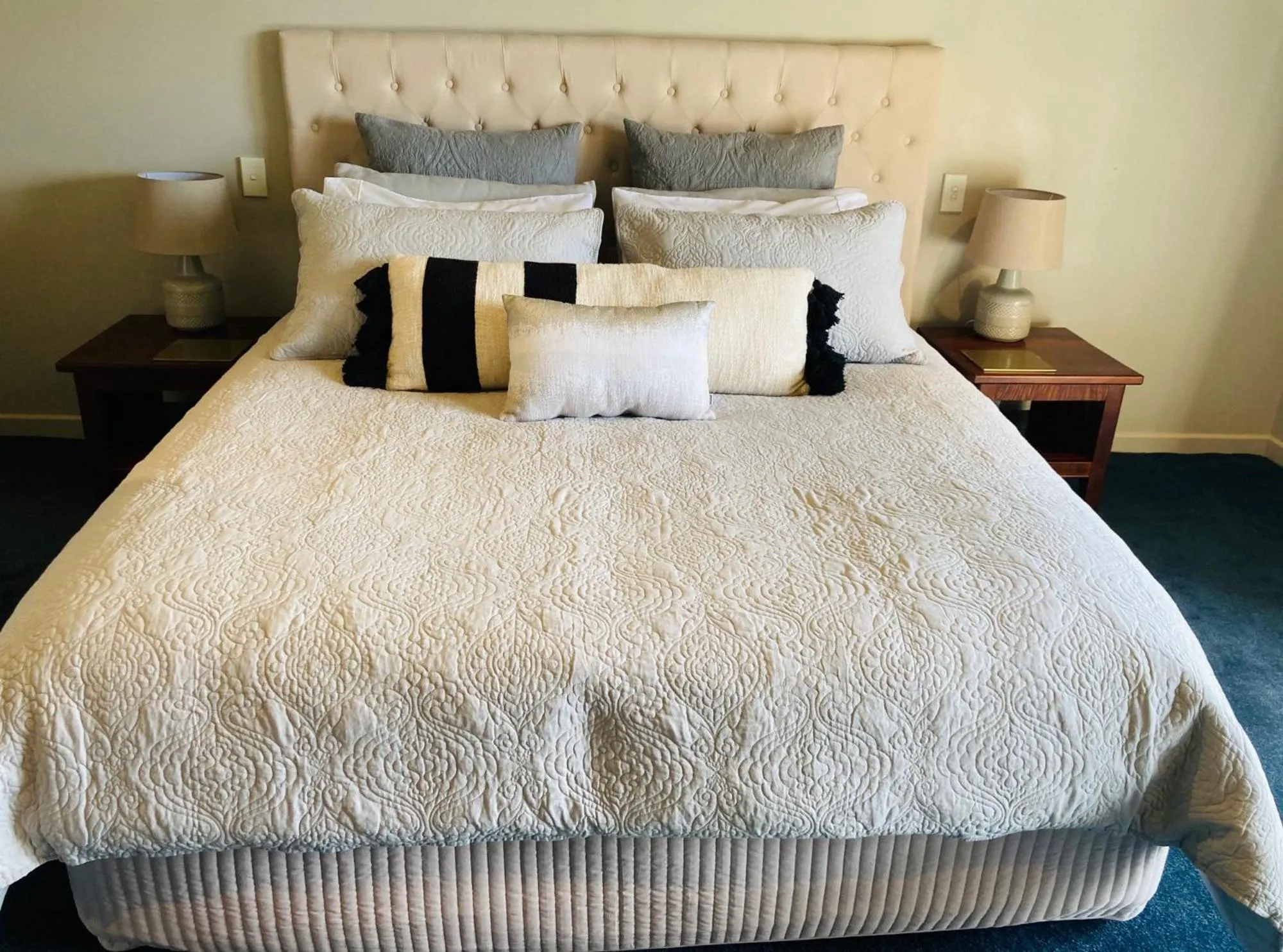 Bed in Moonlight Escape Lodge