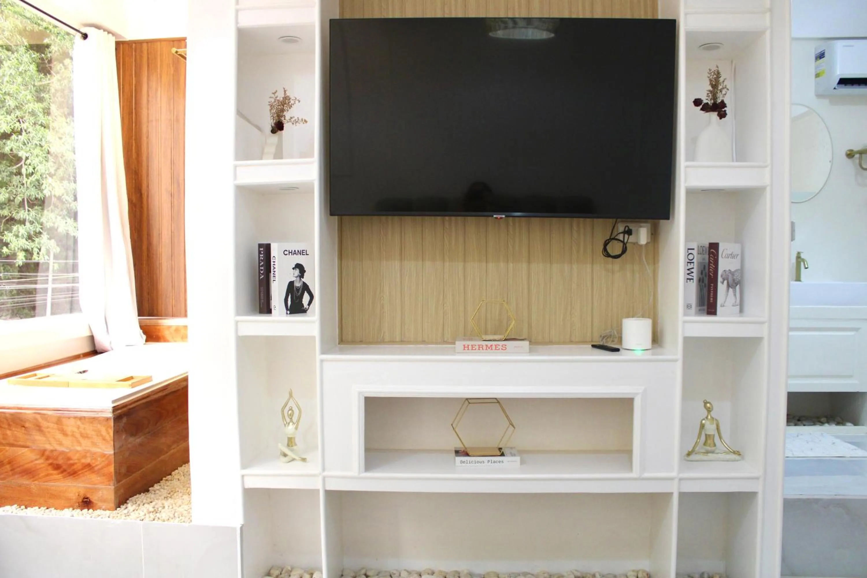 TV and multimedia in Mayad Boutique Hotel El Nido - Newly Renovated