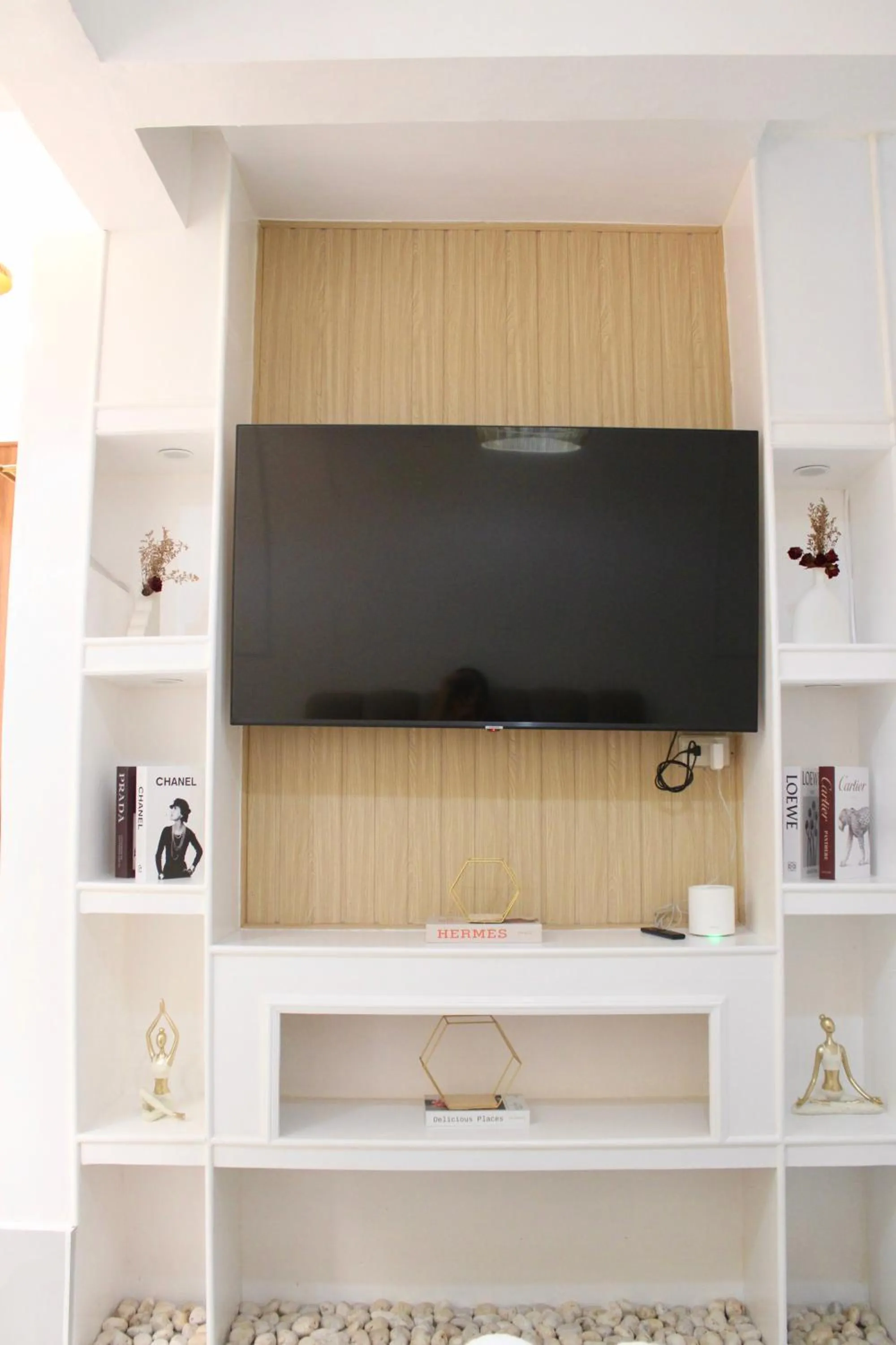 TV and multimedia in Mayad Boutique Hotel El Nido - Newly Renovated