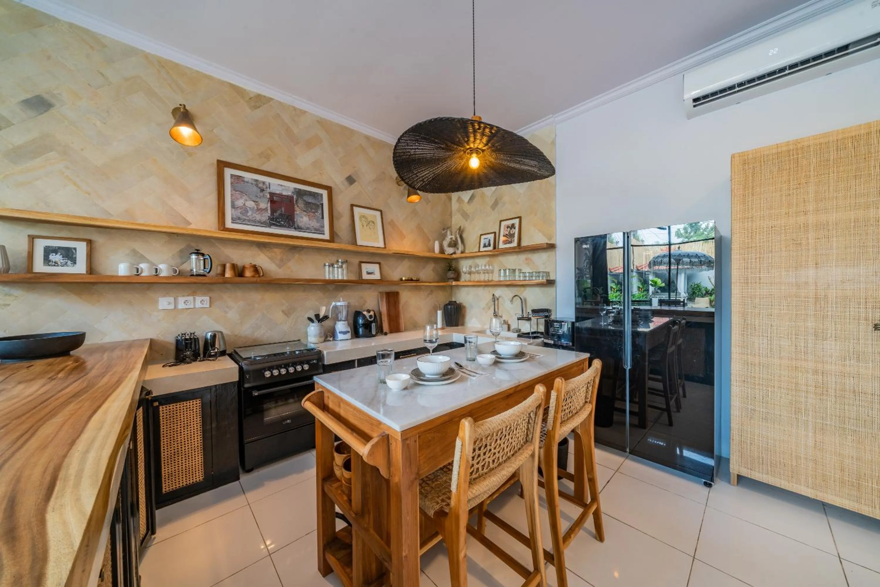 Dining area in Villa La Familia Dua
