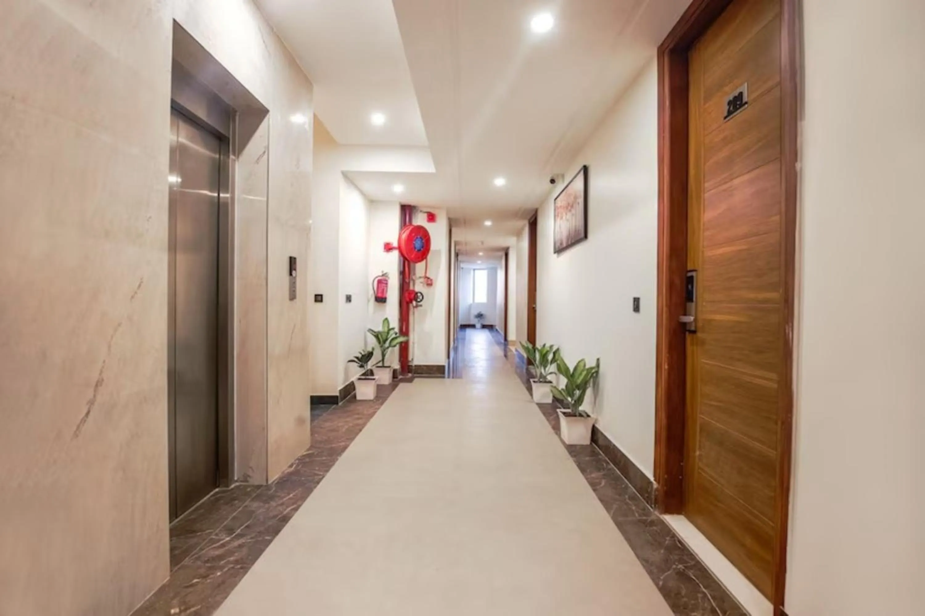 Lobby or reception in HOTEL SKY VIEW - Zirakpur, Chandigarh