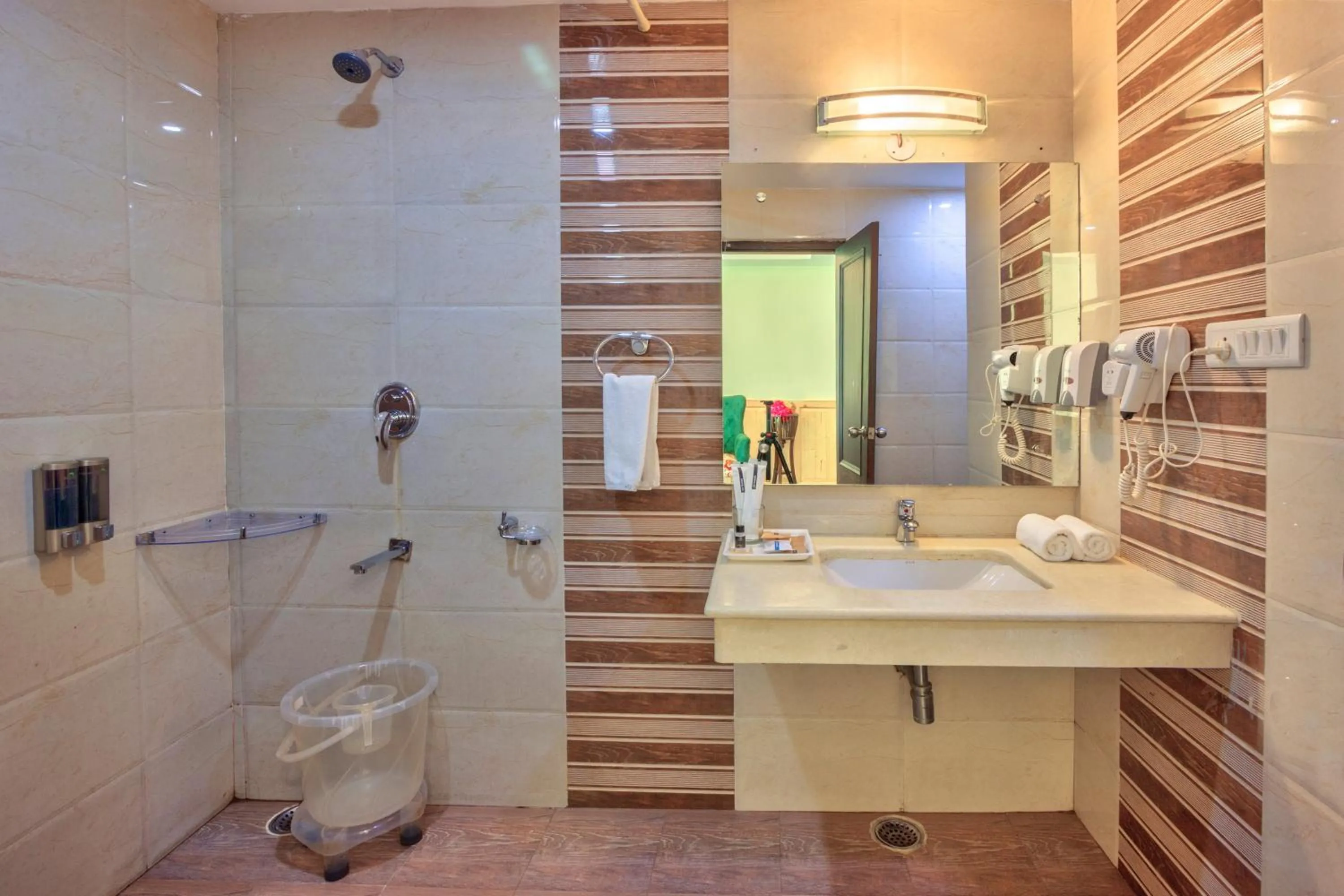 Shower in The Katoch Grand Resort
