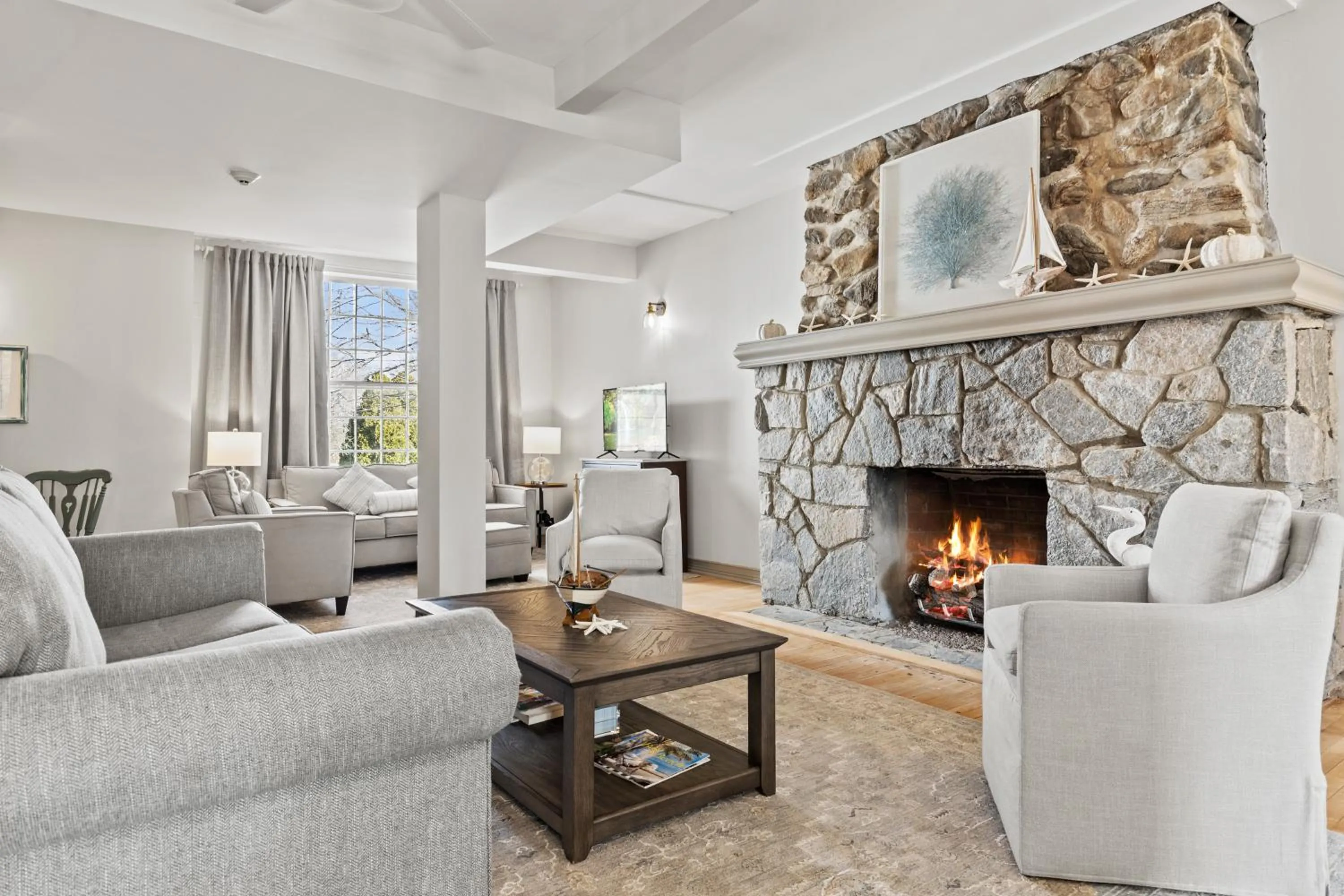 Communal lounge/ TV room in The Captain Stannard