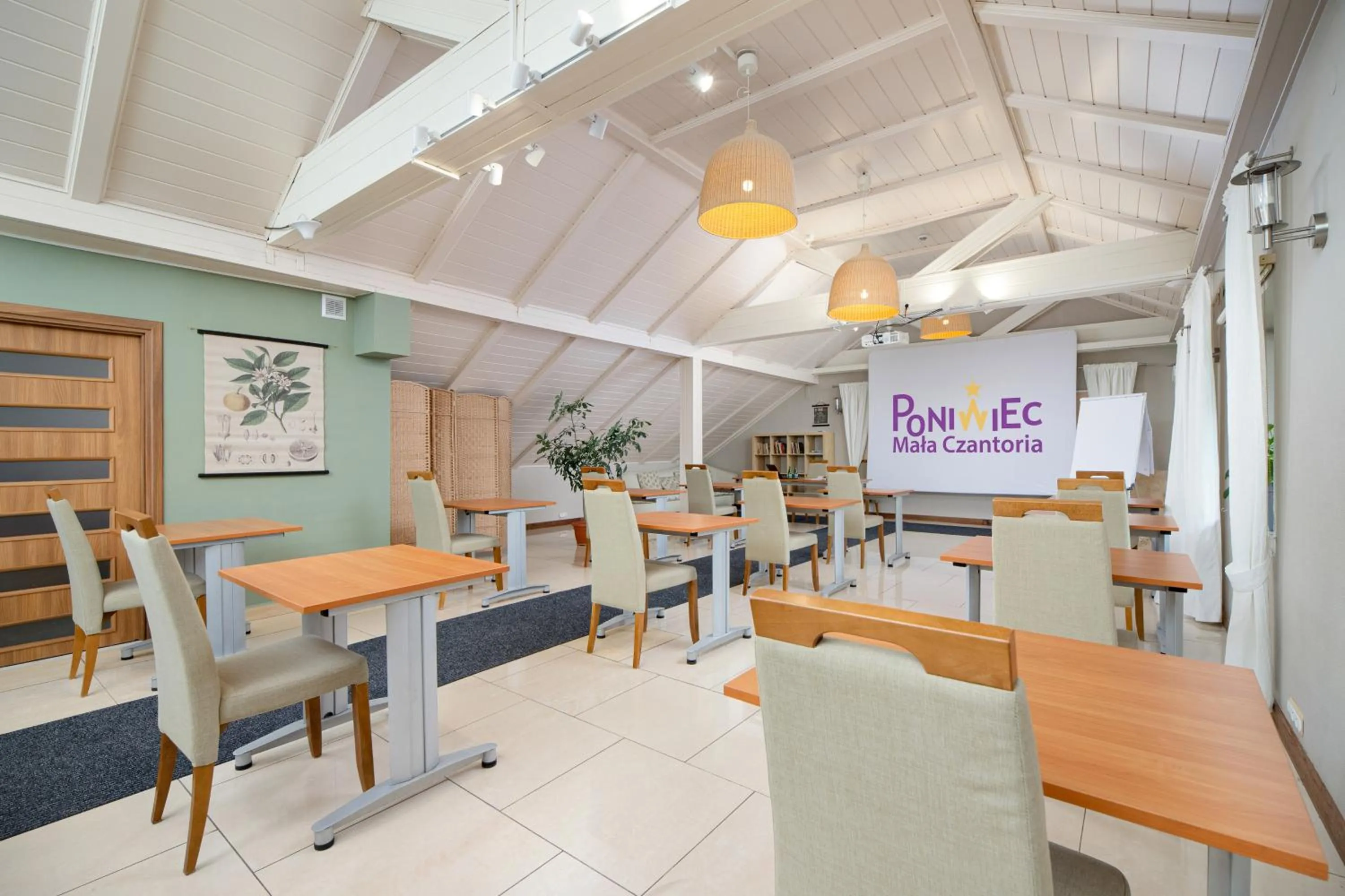 Business facilities in Poniwiec Mała Czantoria