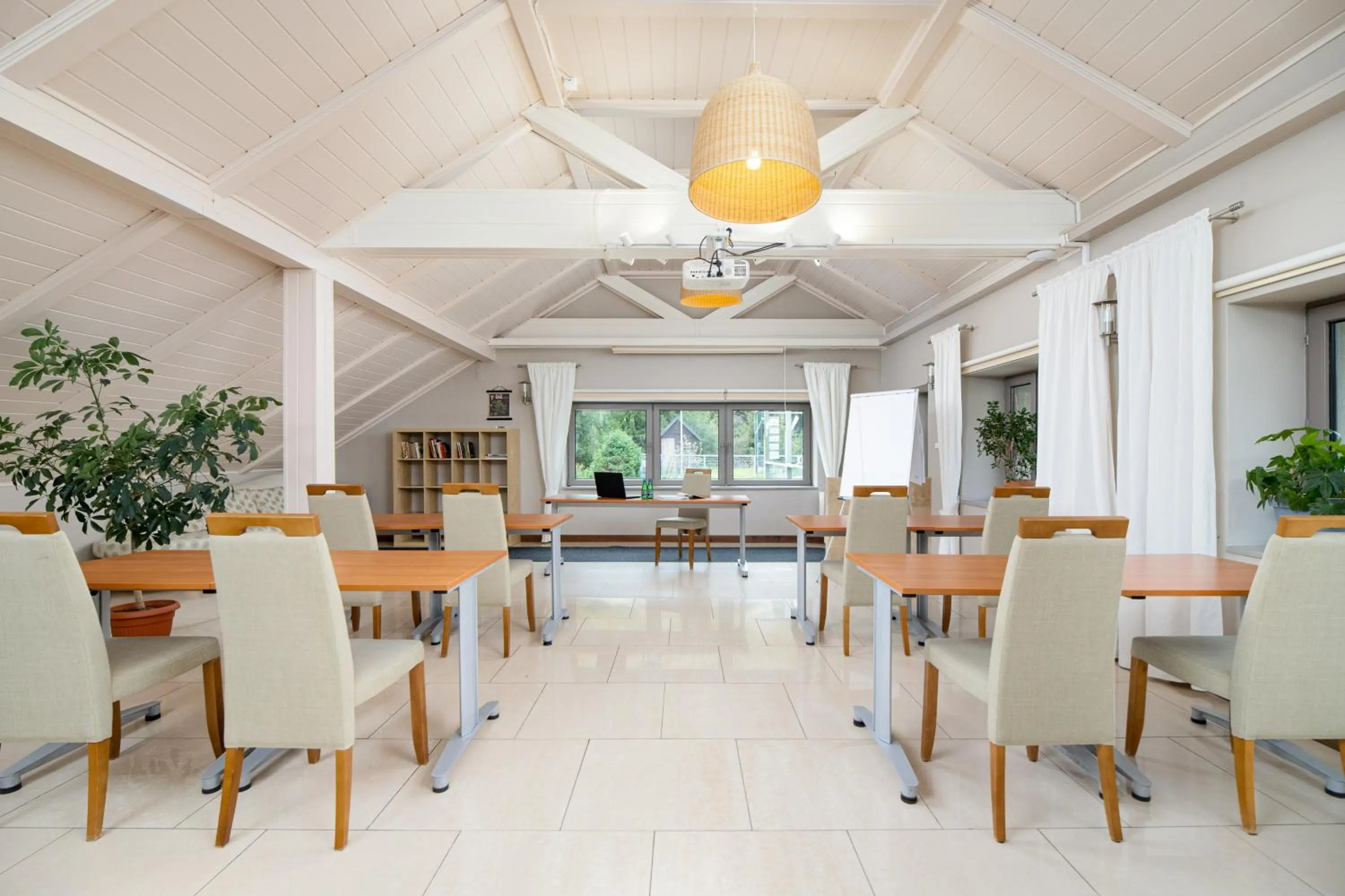 Business facilities in Poniwiec Mała Czantoria