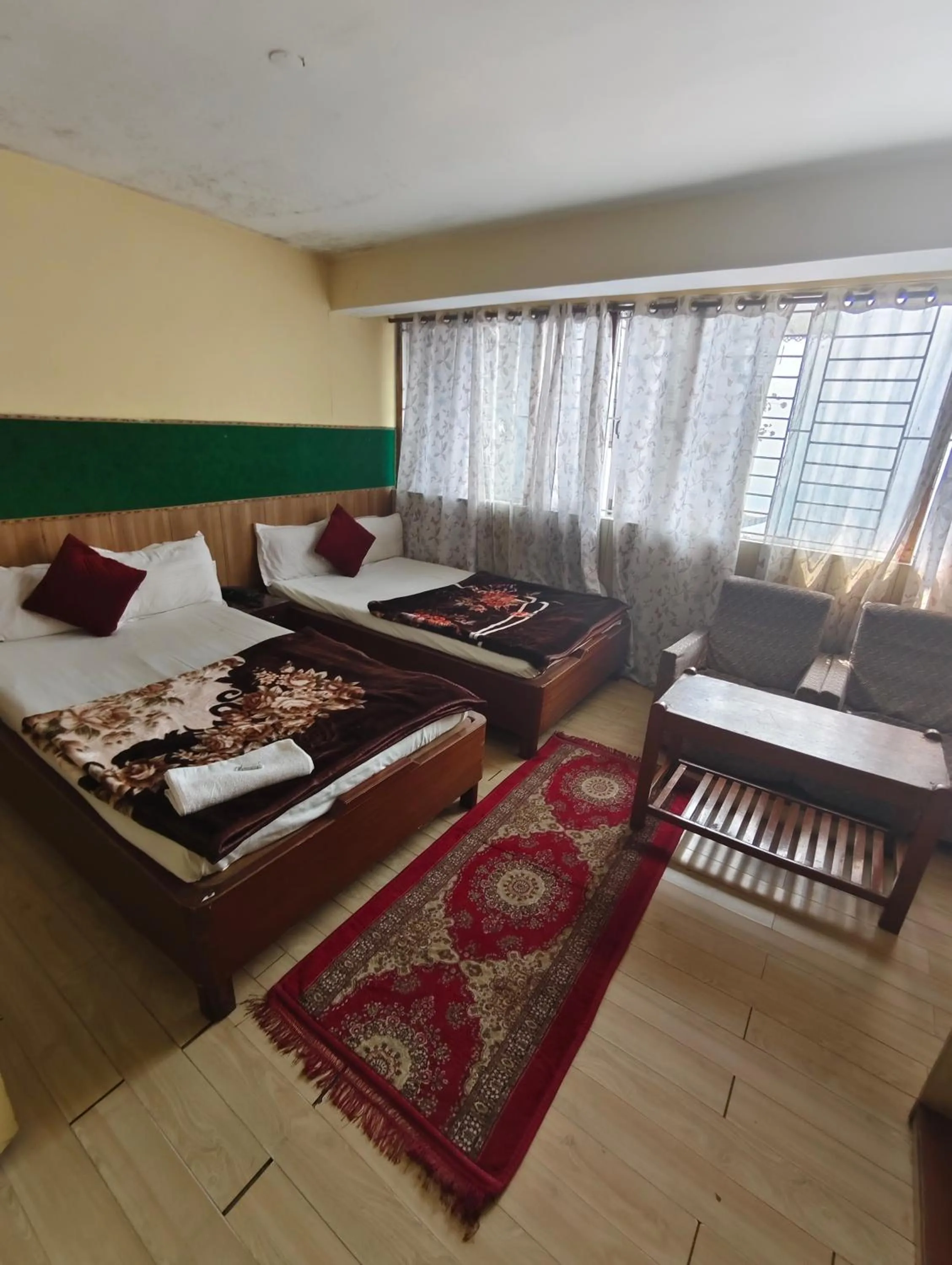 Hotel Lhonark Residency