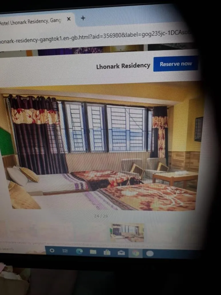 Hotel Lhonark Residency