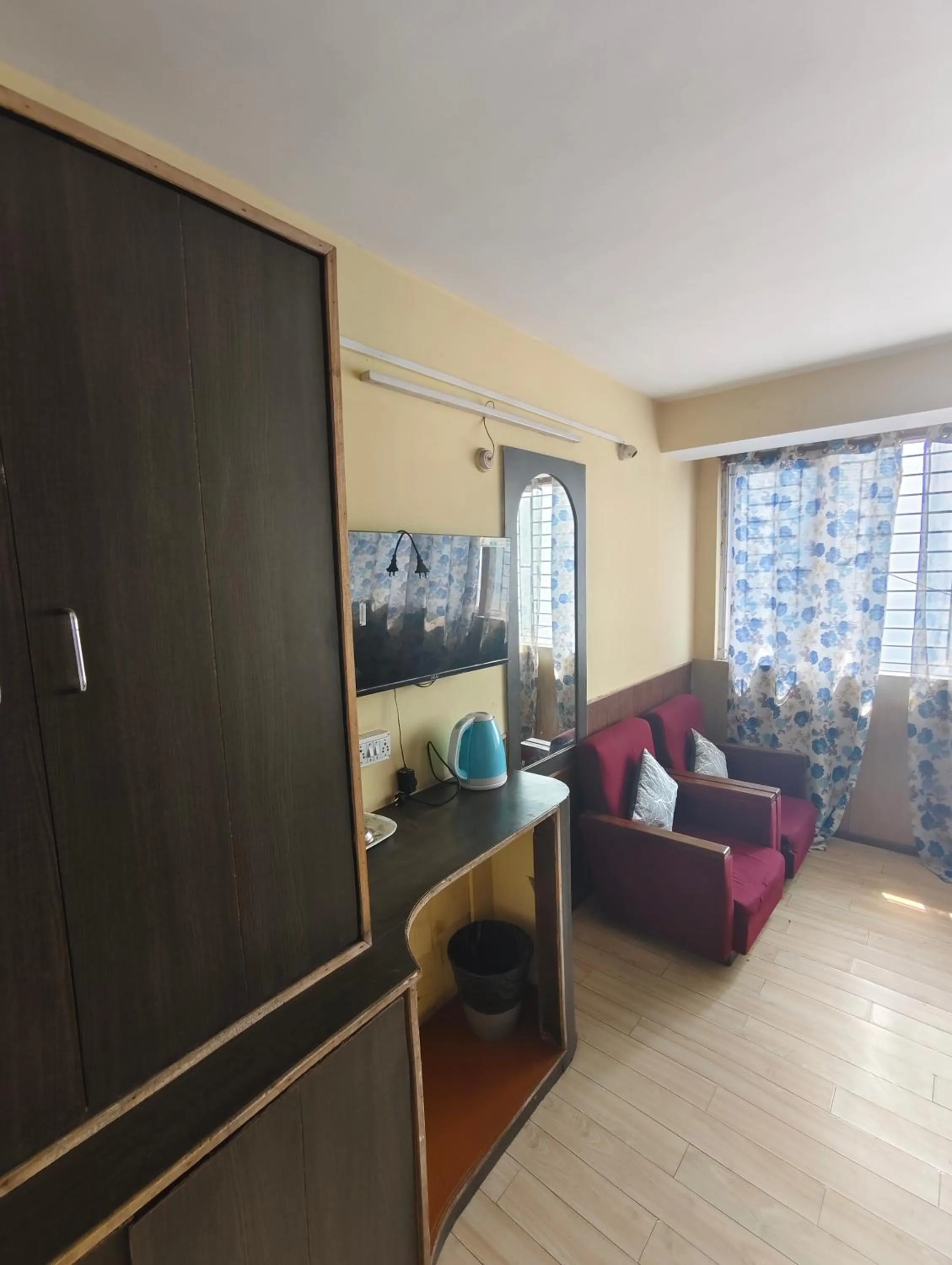 Hotel Lhonark Residency