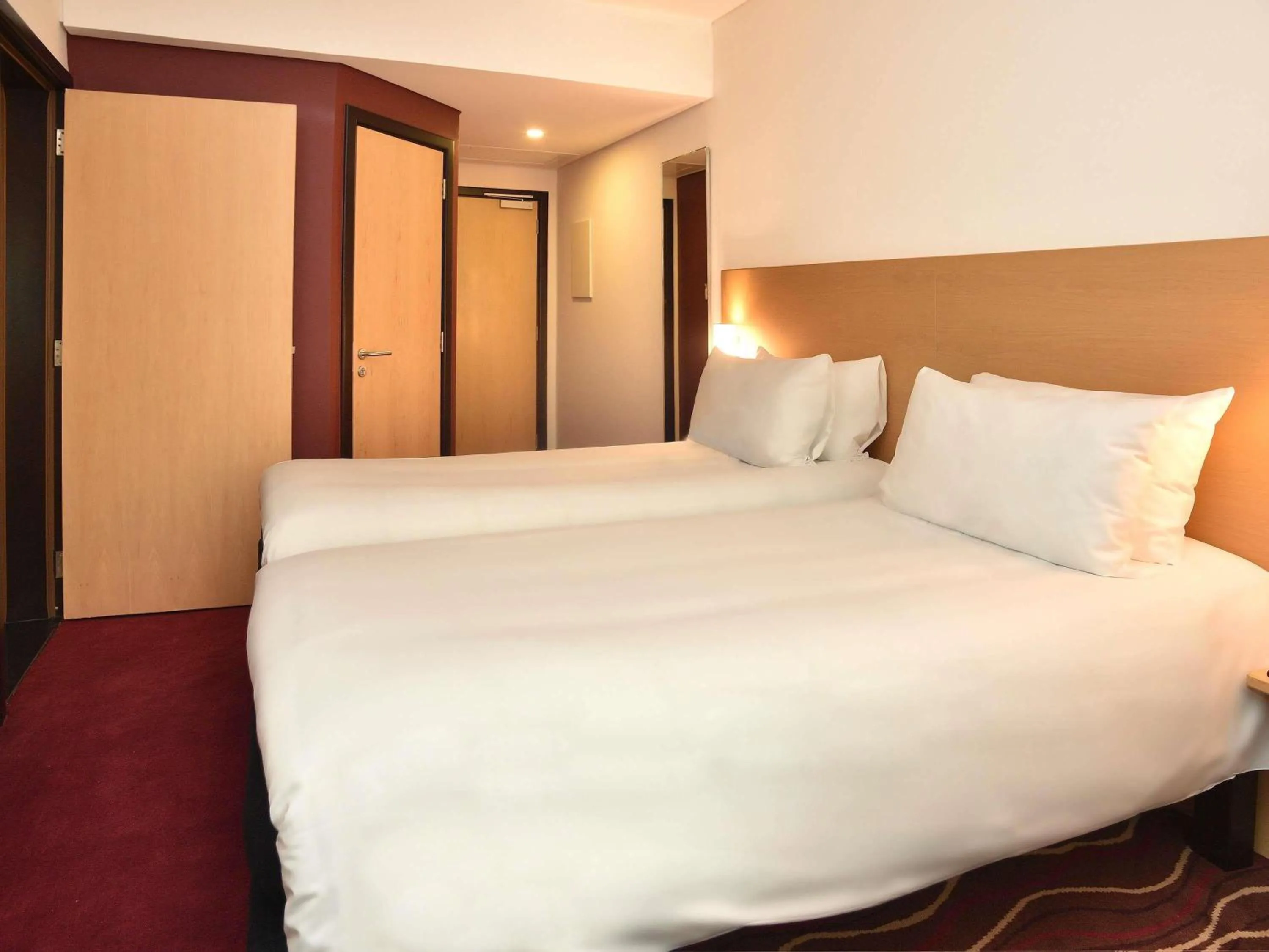Bedroom, Bed in ibis Seef Manama