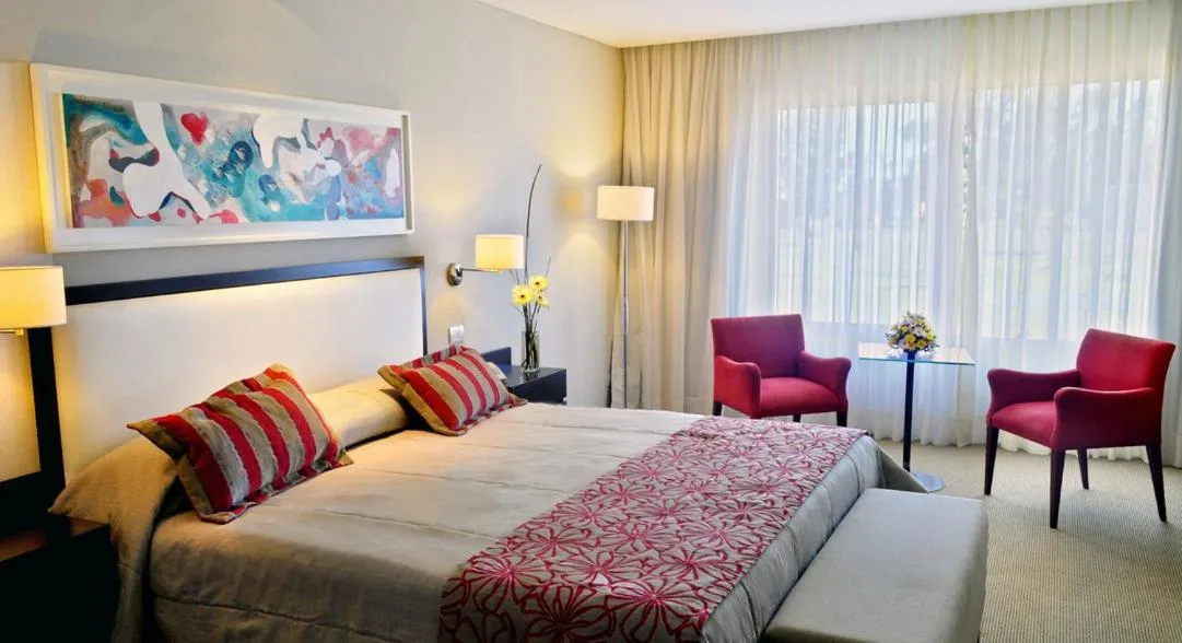 Day, Bed in Howard Johnson Hotel Piedras Moras