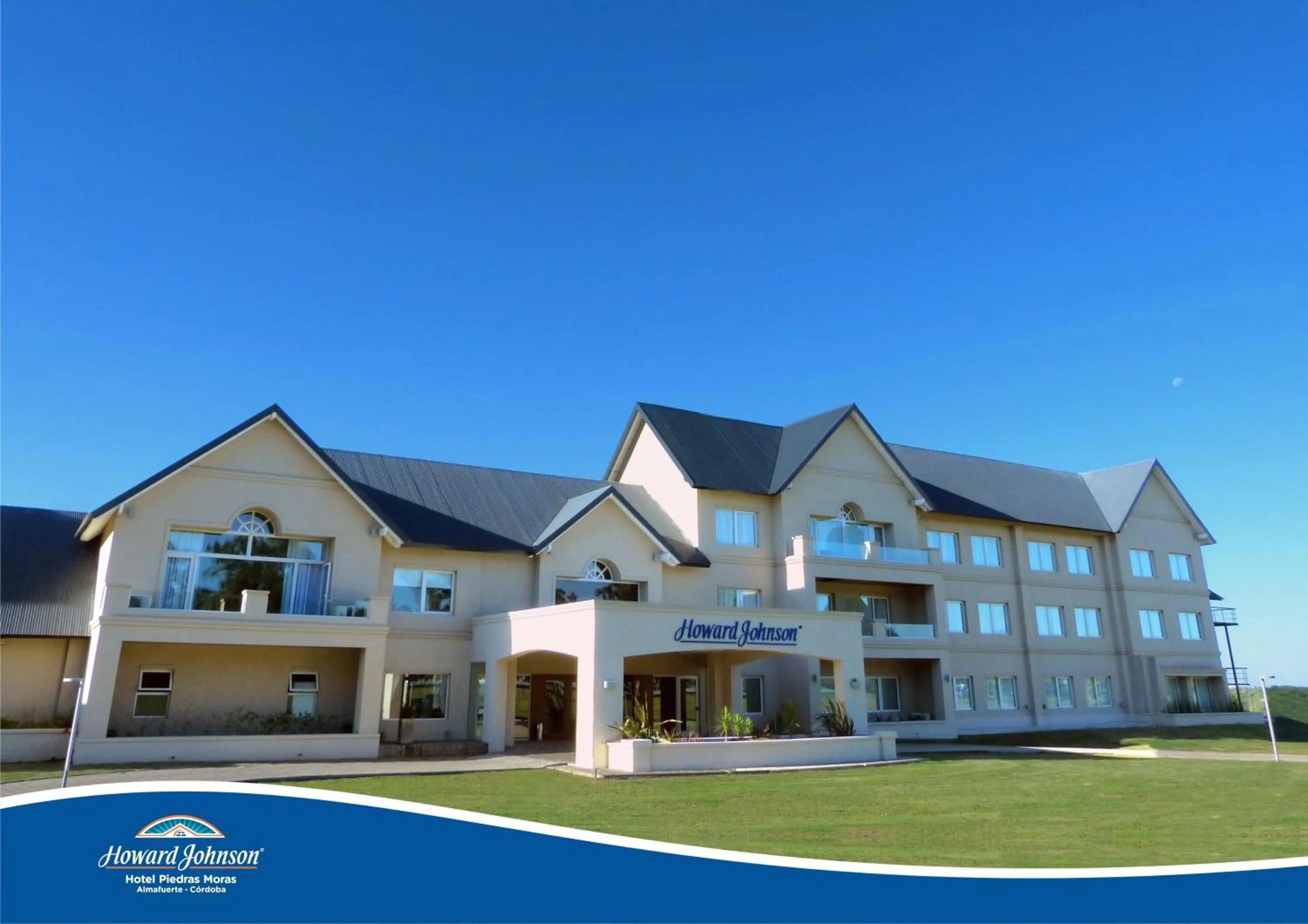 Property building in Howard Johnson Hotel Piedras Moras