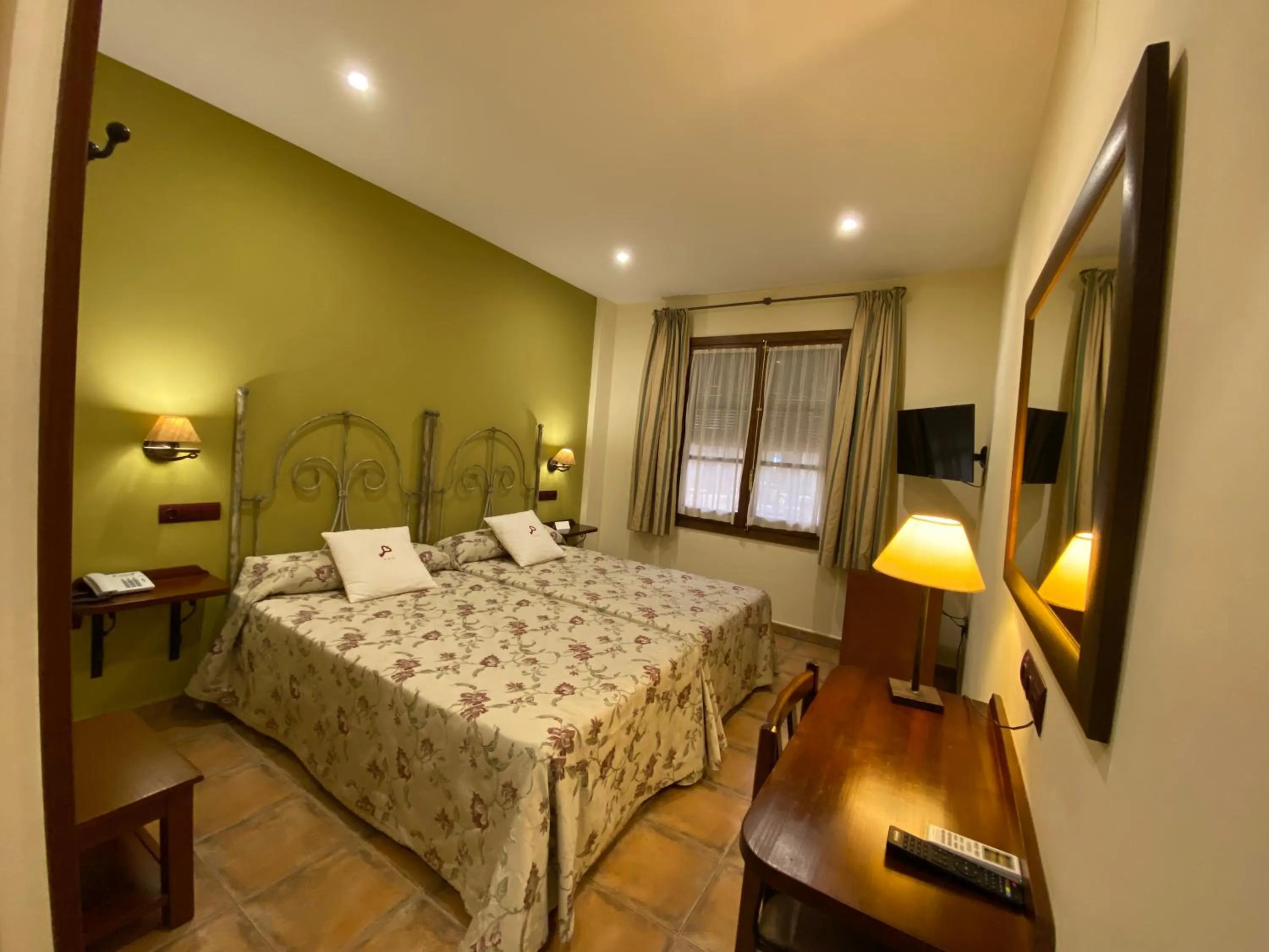 Bed in Hospedium Hotel Retiro del Maestre