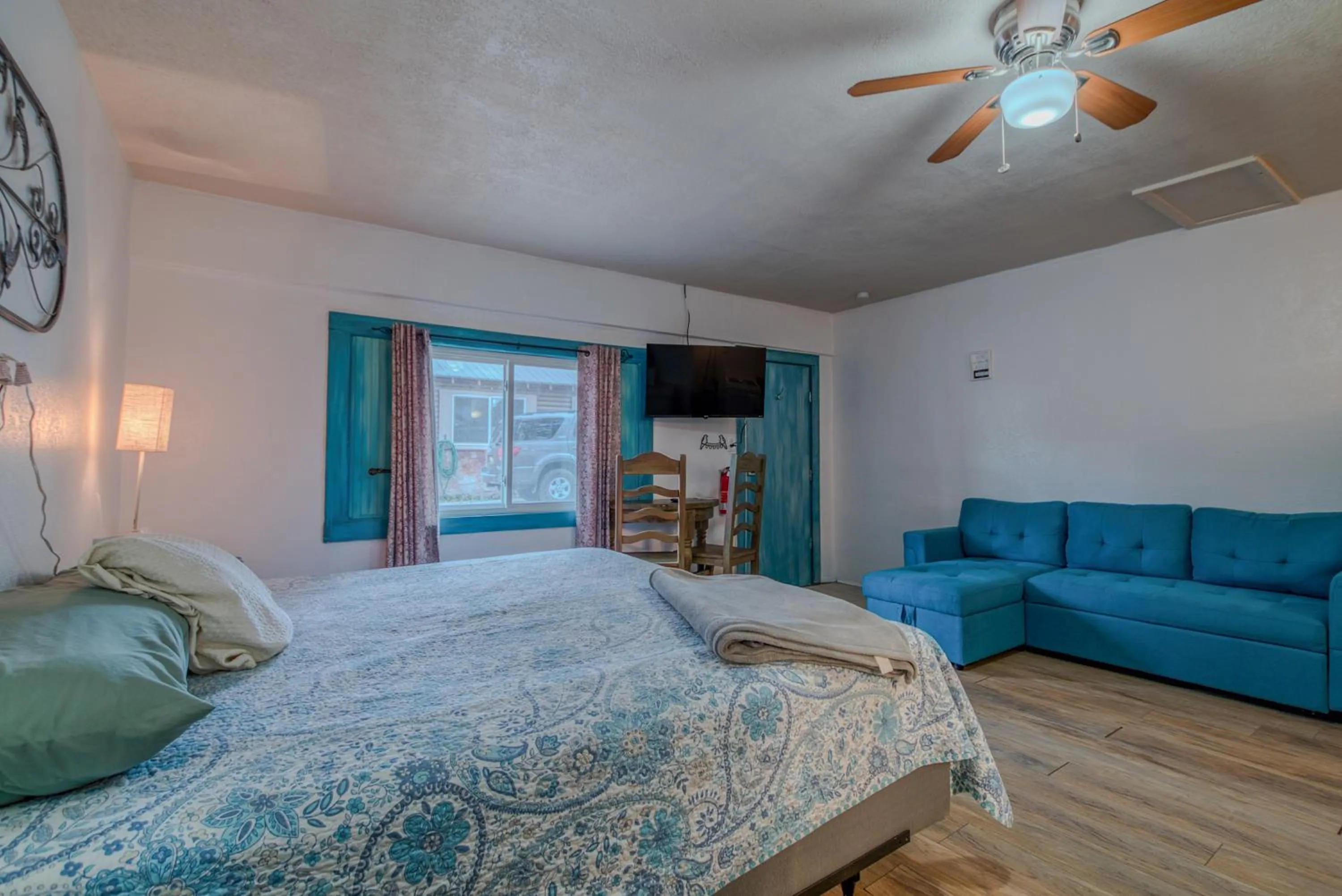 Bed in Enchanted Hideaway Cabins and Cottages