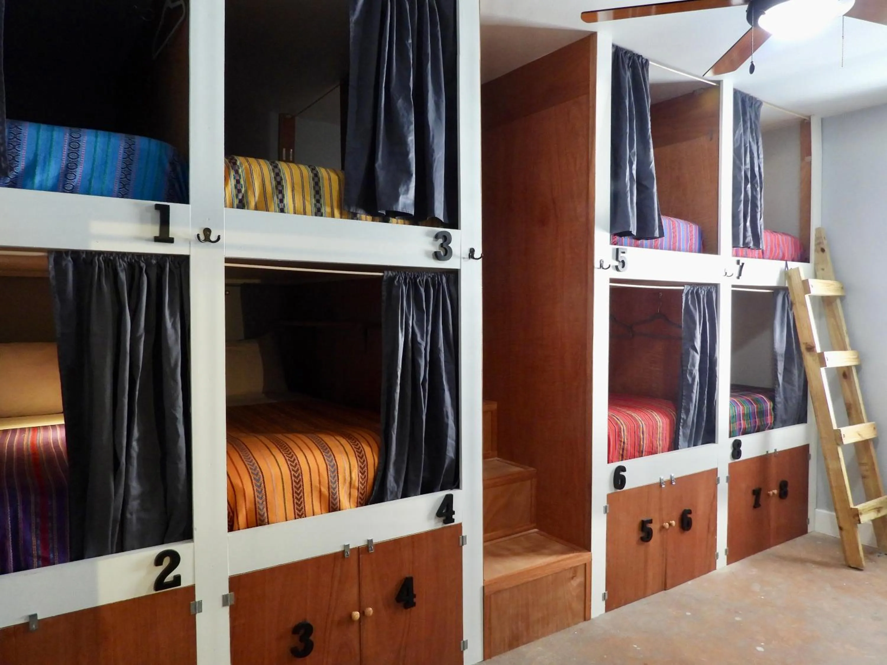 Bed in 12-Bed Mixed Dormitory Room in Sandbar Beachfront Hotel & Hostel Restaurant