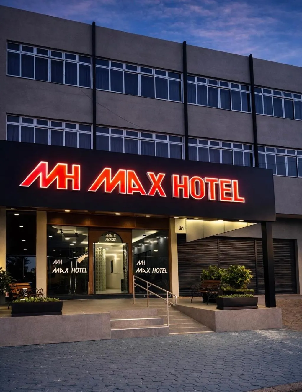 Max Hotel