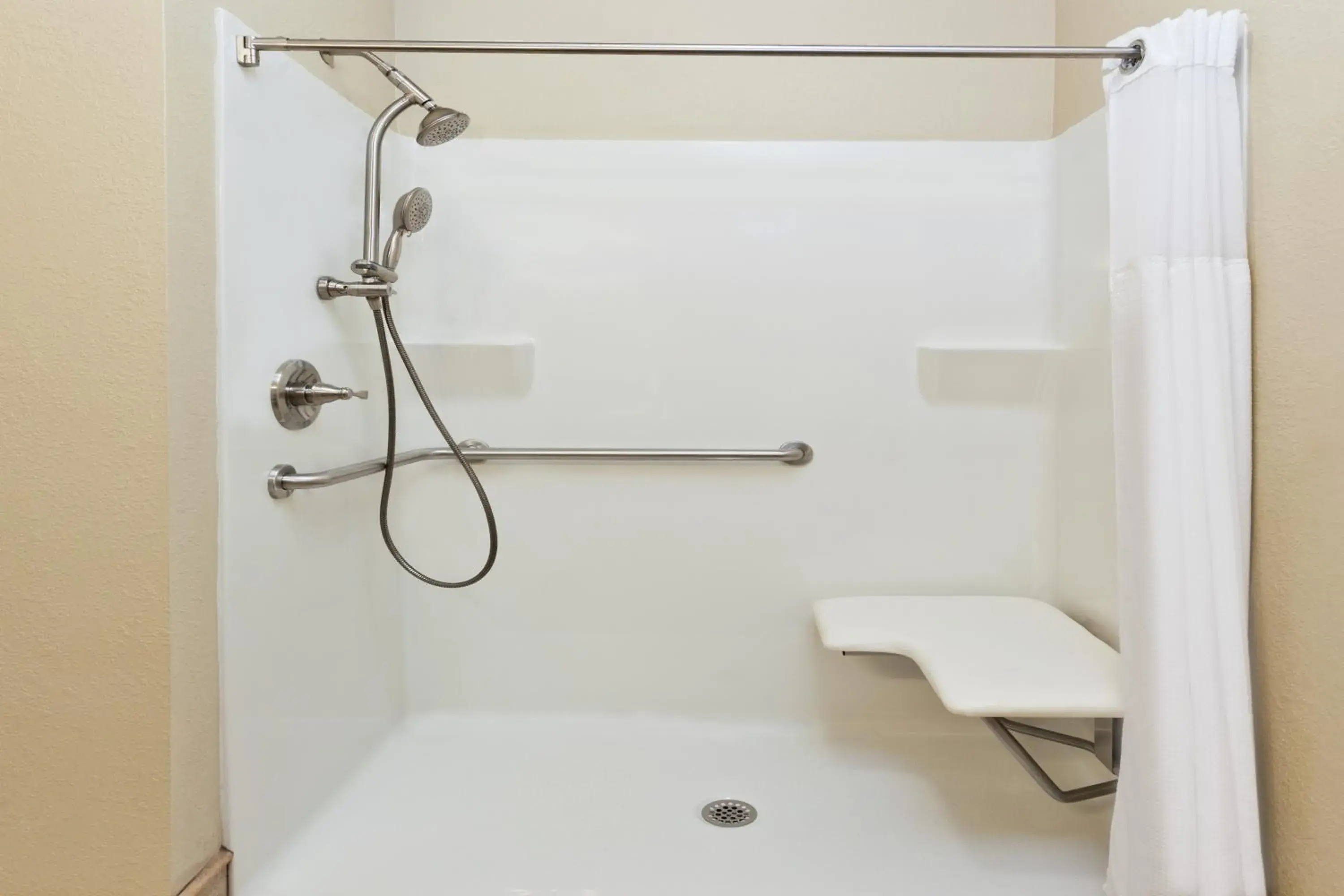 King Suite - Mobility Access/Non-Smoking in Hawthorn Extended Stay by Wyndham Rome King Suite - Mobility Access/Non-Smoking in Hawthorn Extended Stay by Wyndham Rome