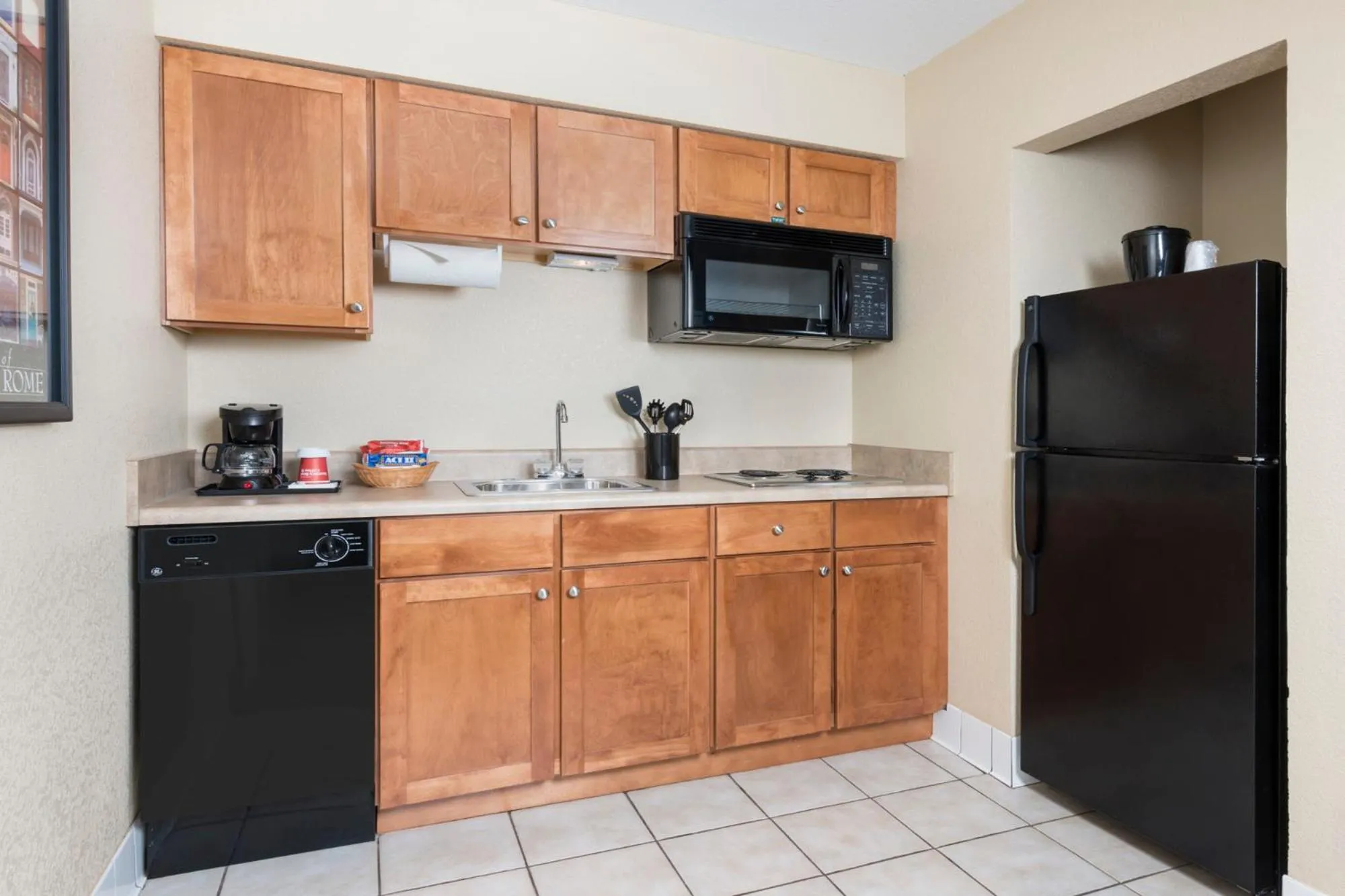 Kitchen or kitchenette in Hawthorn Extended Stay by Wyndham Rome