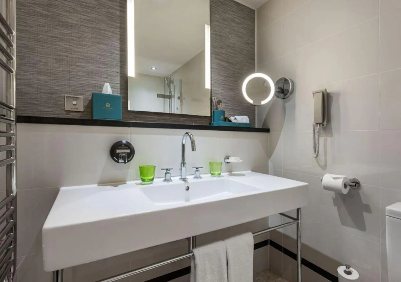 Bathroom in St. James' Court, A Taj Hotel, London