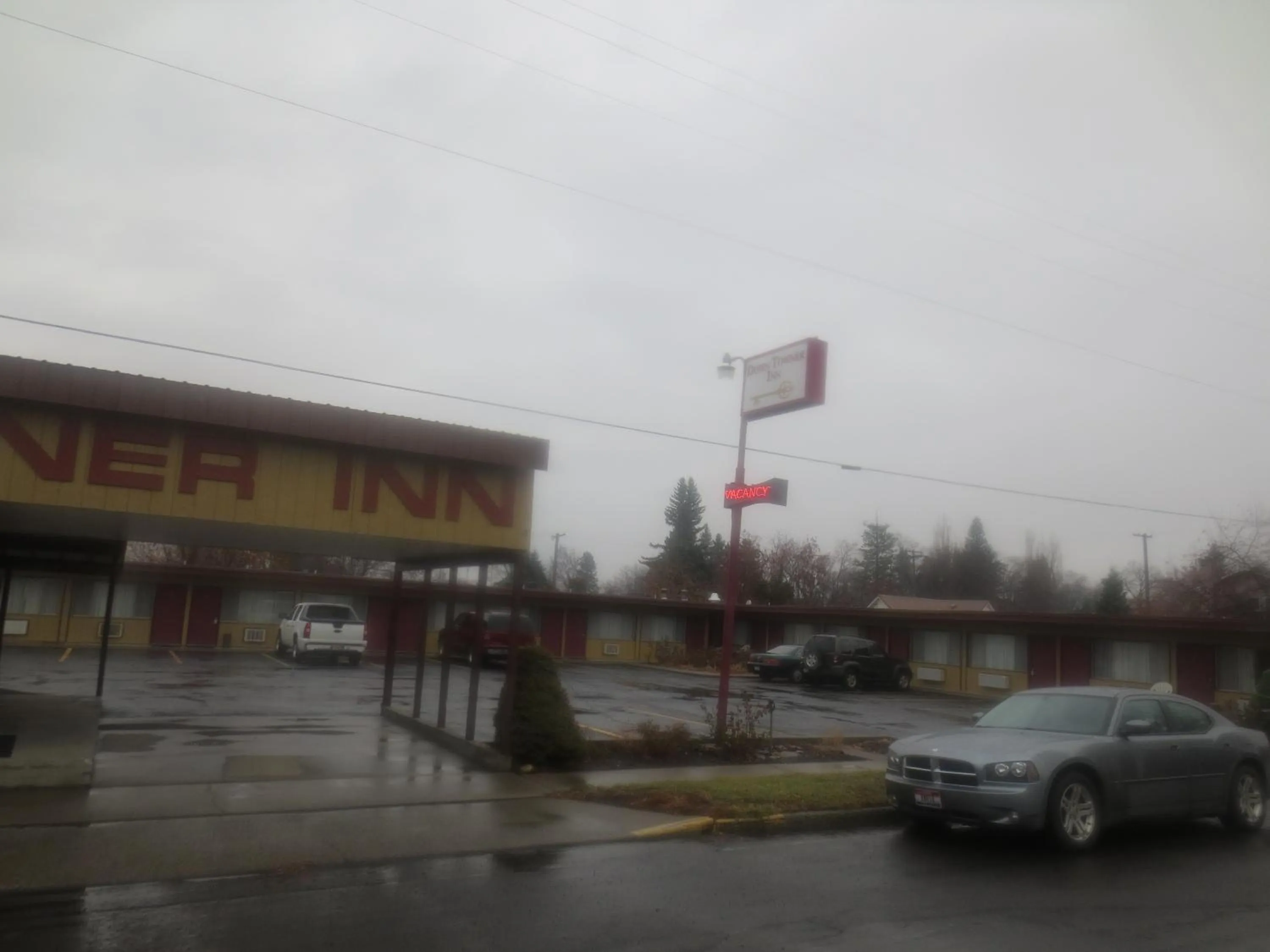Facade/entrance in Downtowner Inn