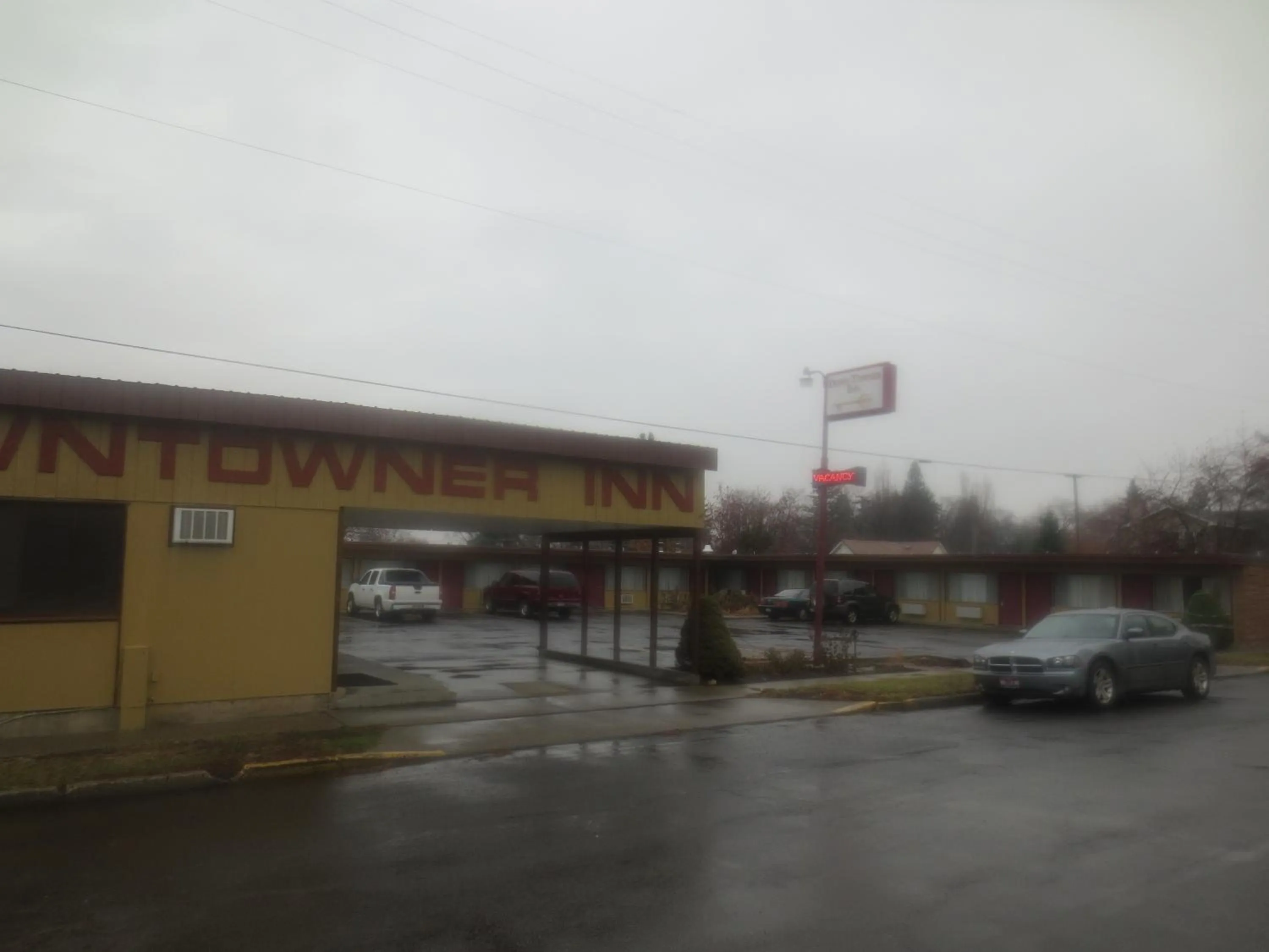 Facade/entrance in Downtowner Inn