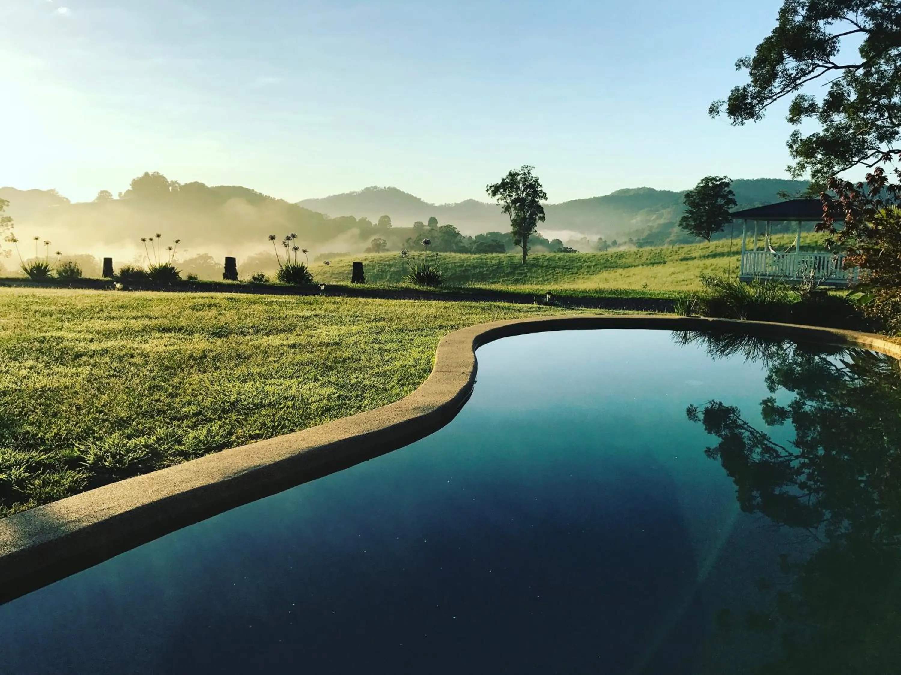 Garden in Hillcrest Mountain View Retreat