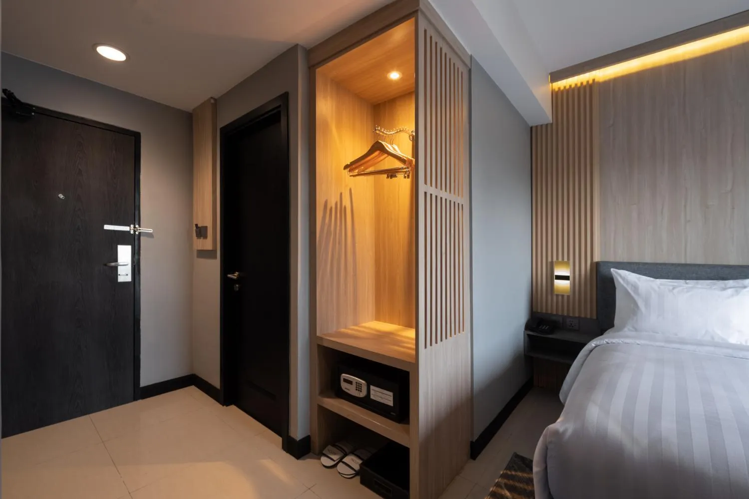 Bedroom, Bed in Aston Inn Rembang