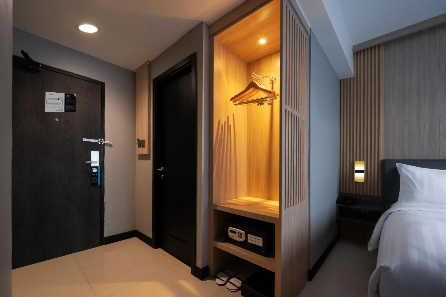 Bedroom, Bed in Aston Inn Rembang