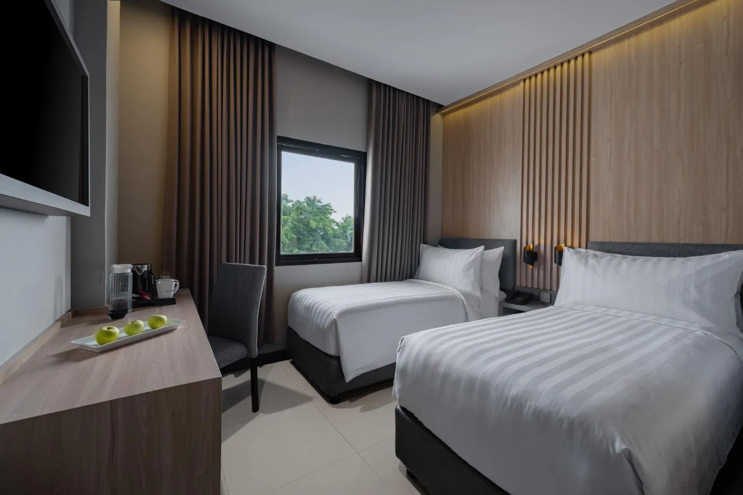 Bedroom, Bed in Aston Inn Rembang