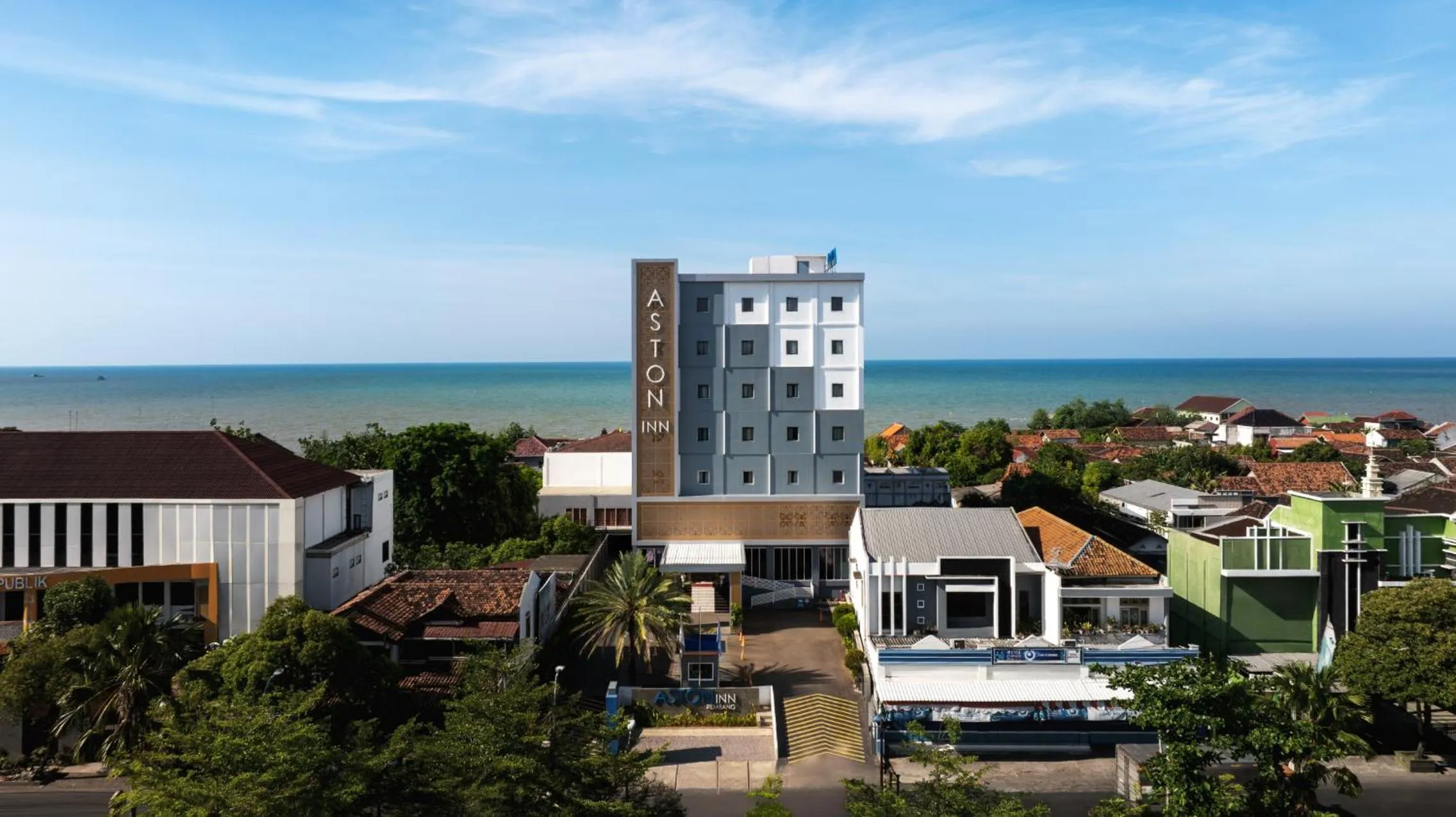 Property building in Aston Inn Rembang