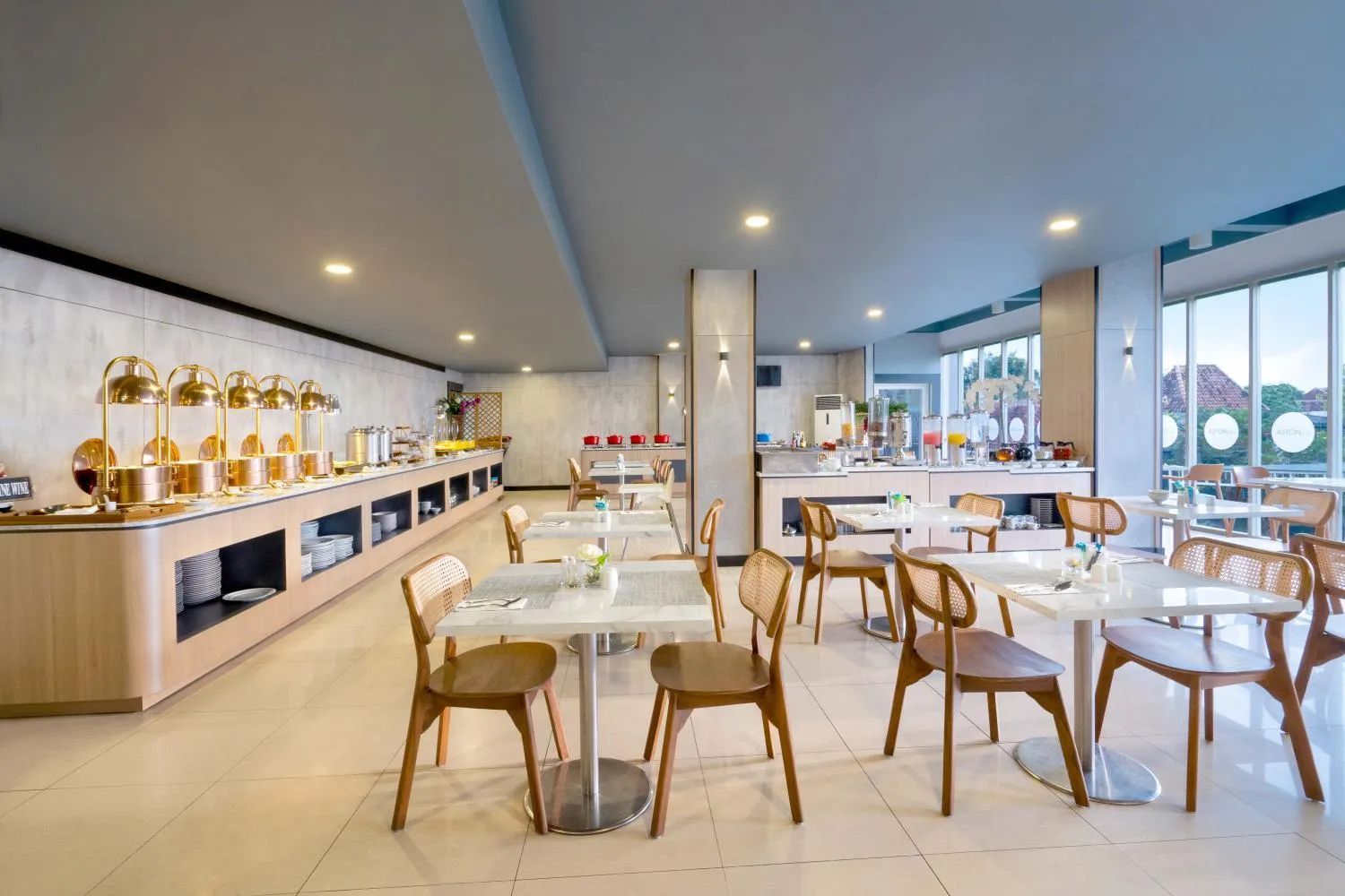 Restaurant/places to eat in Aston Inn Rembang