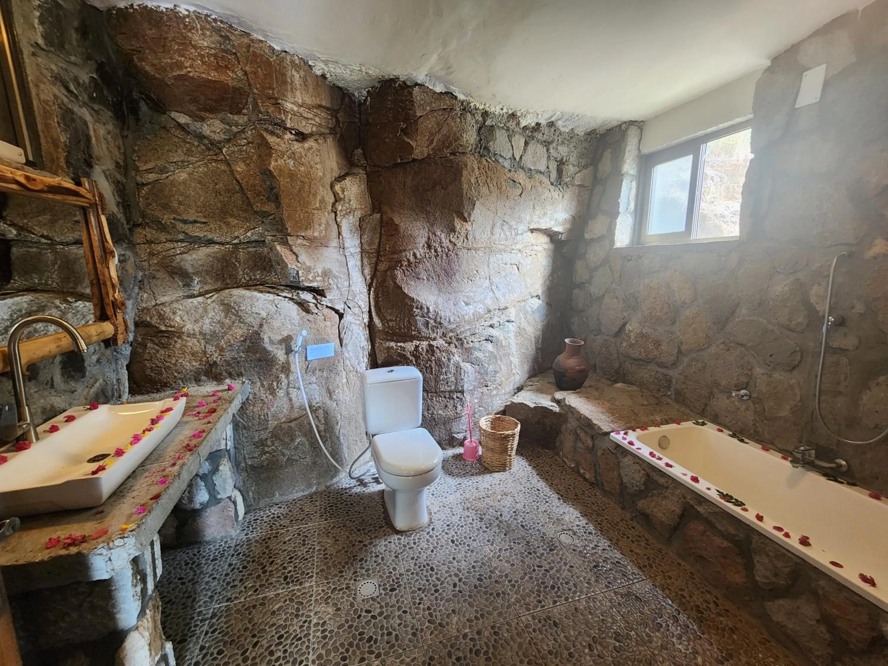 Toilet in Sora Lodge Lalibela