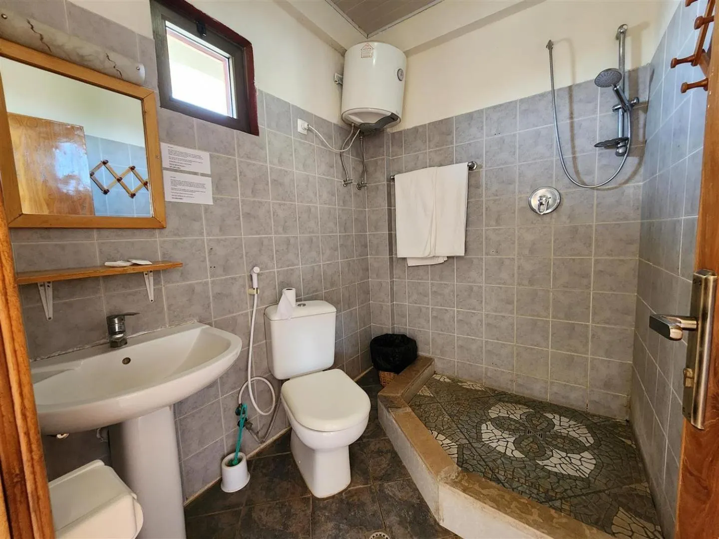 Shower in Sora Lodge Lalibela