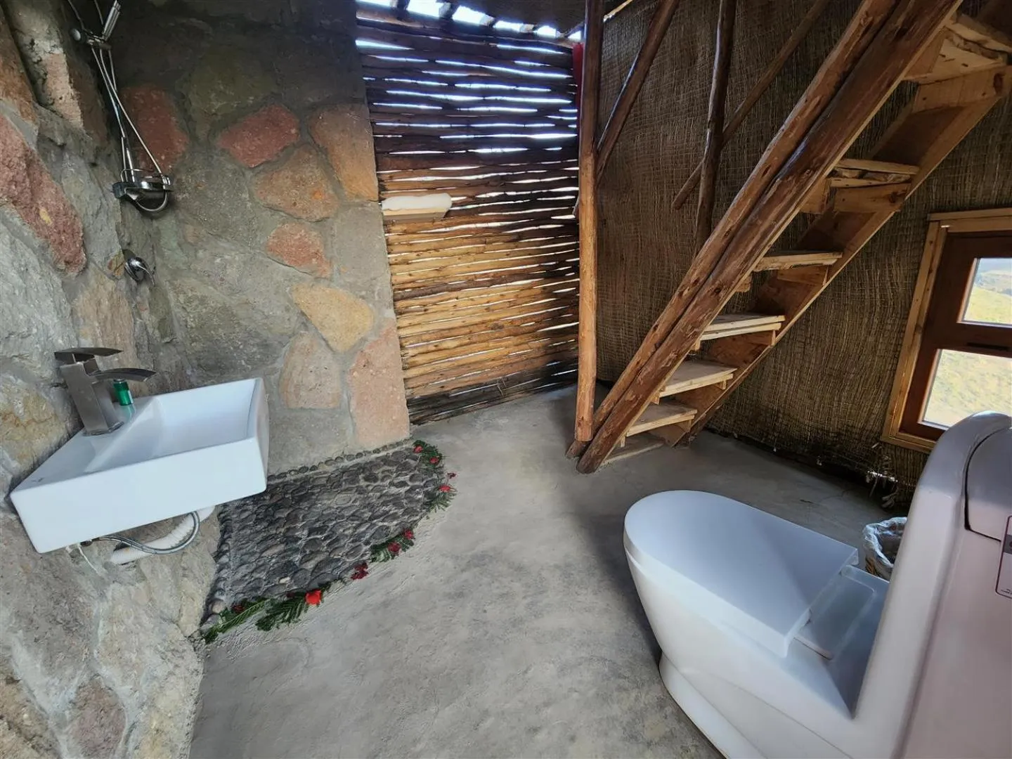 Shower in Sora Lodge Lalibela