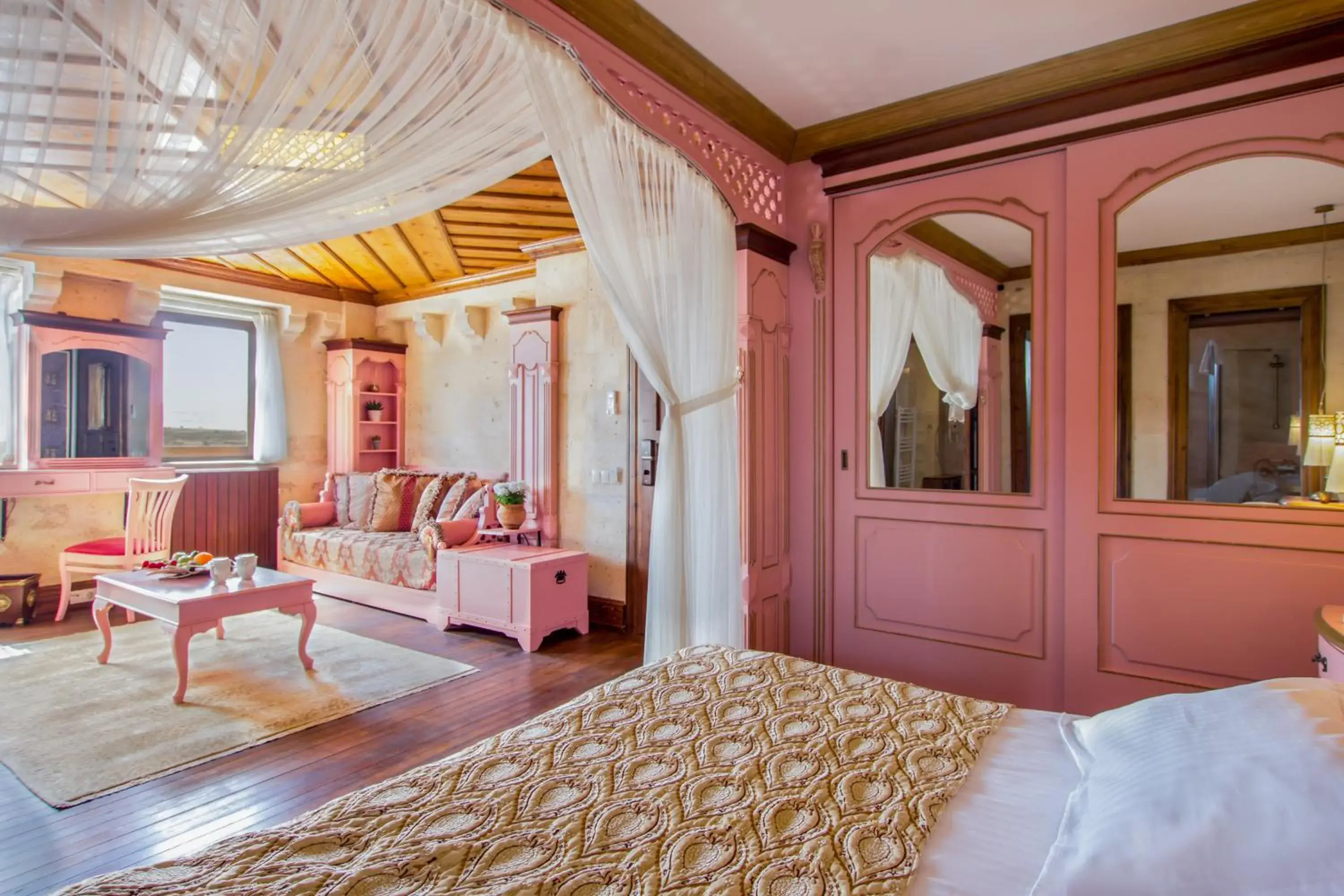 Massage, Bed in Cappadocia Minia Cave Hotel Massage, Bed in Cappadocia Minia Cave Hotel