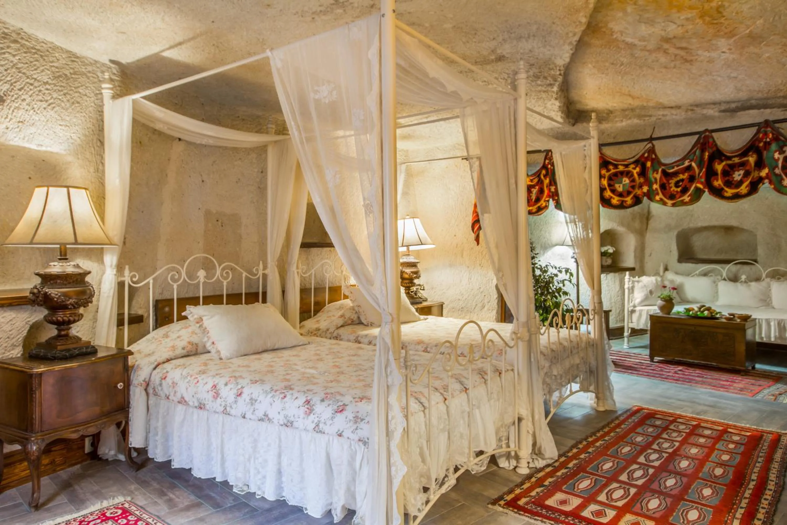 Massage, Bed in Cappadocia Minia Cave Hotel