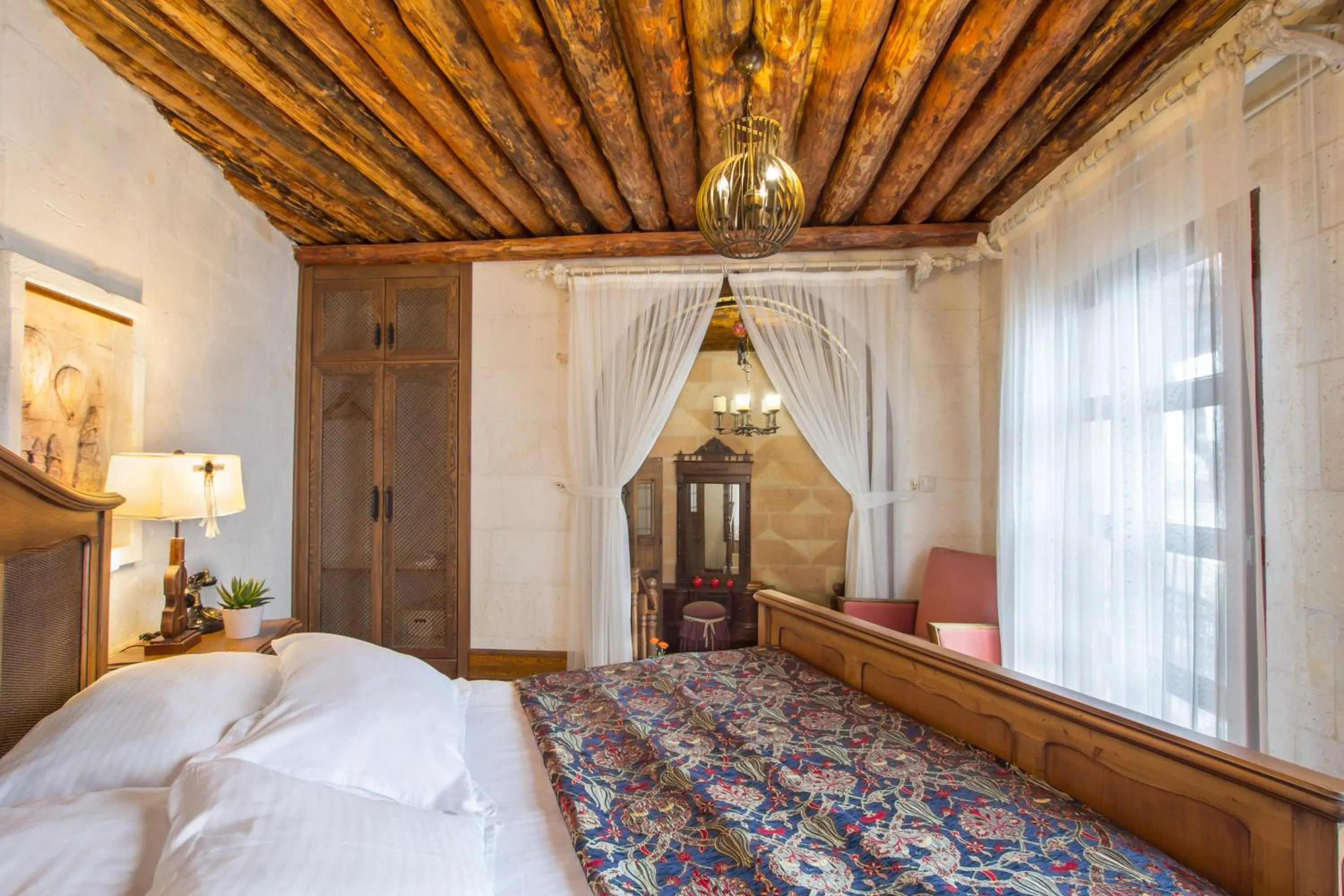 Massage, Bed in Cappadocia Minia Cave Hotel