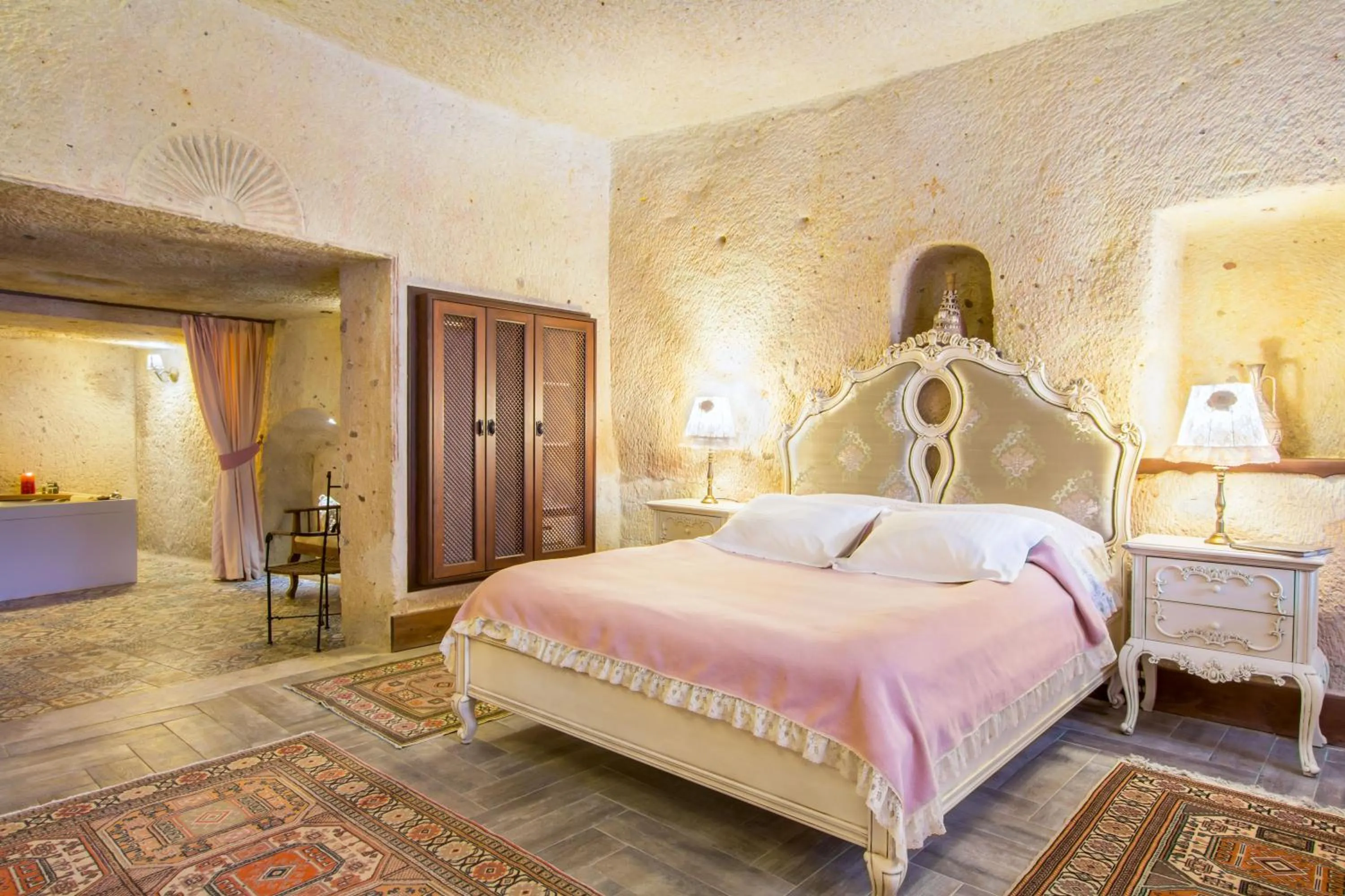 Massage, Bed in Cappadocia Minia Cave Hotel