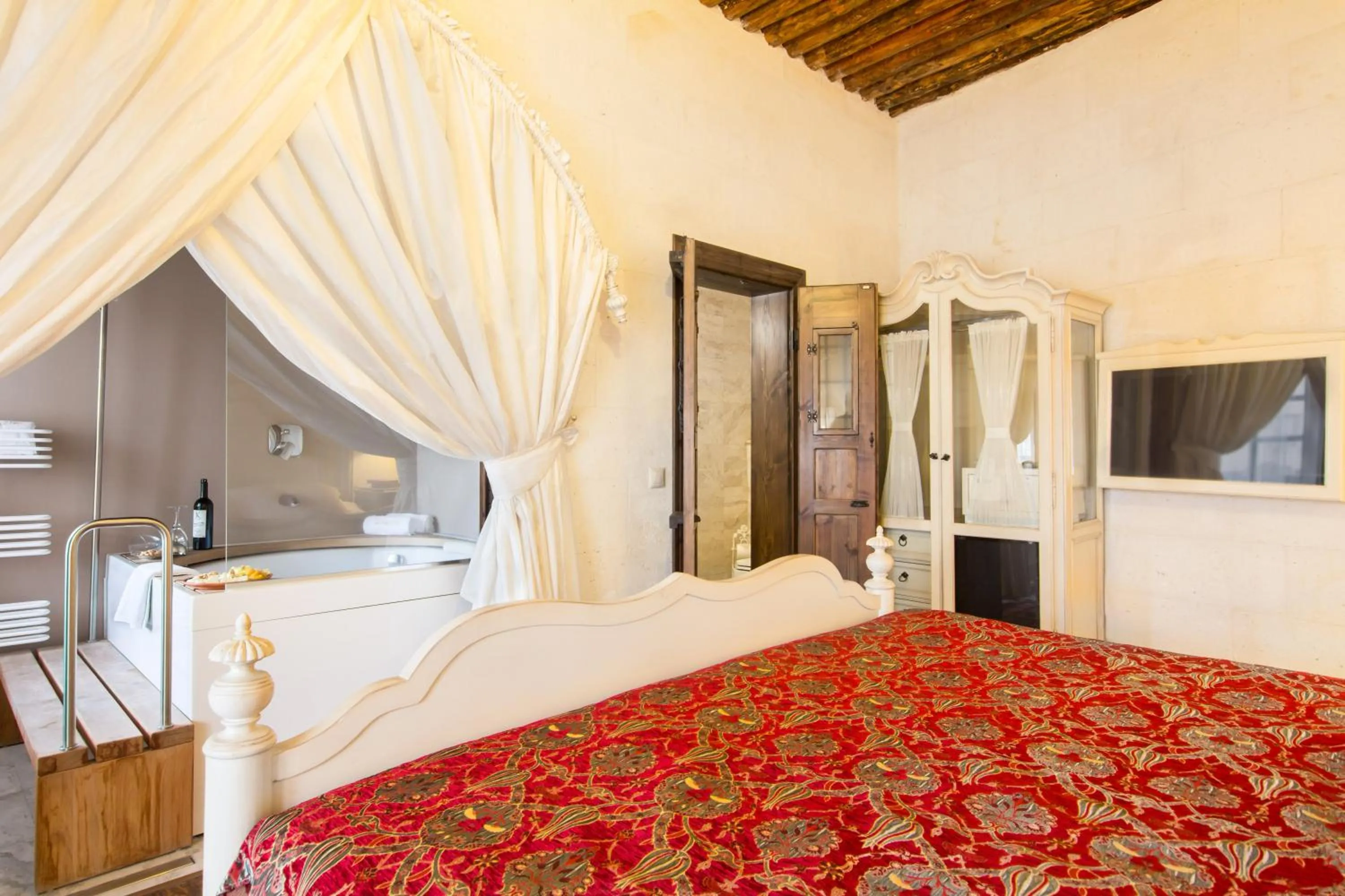 Massage, Bed in Cappadocia Minia Cave Hotel
