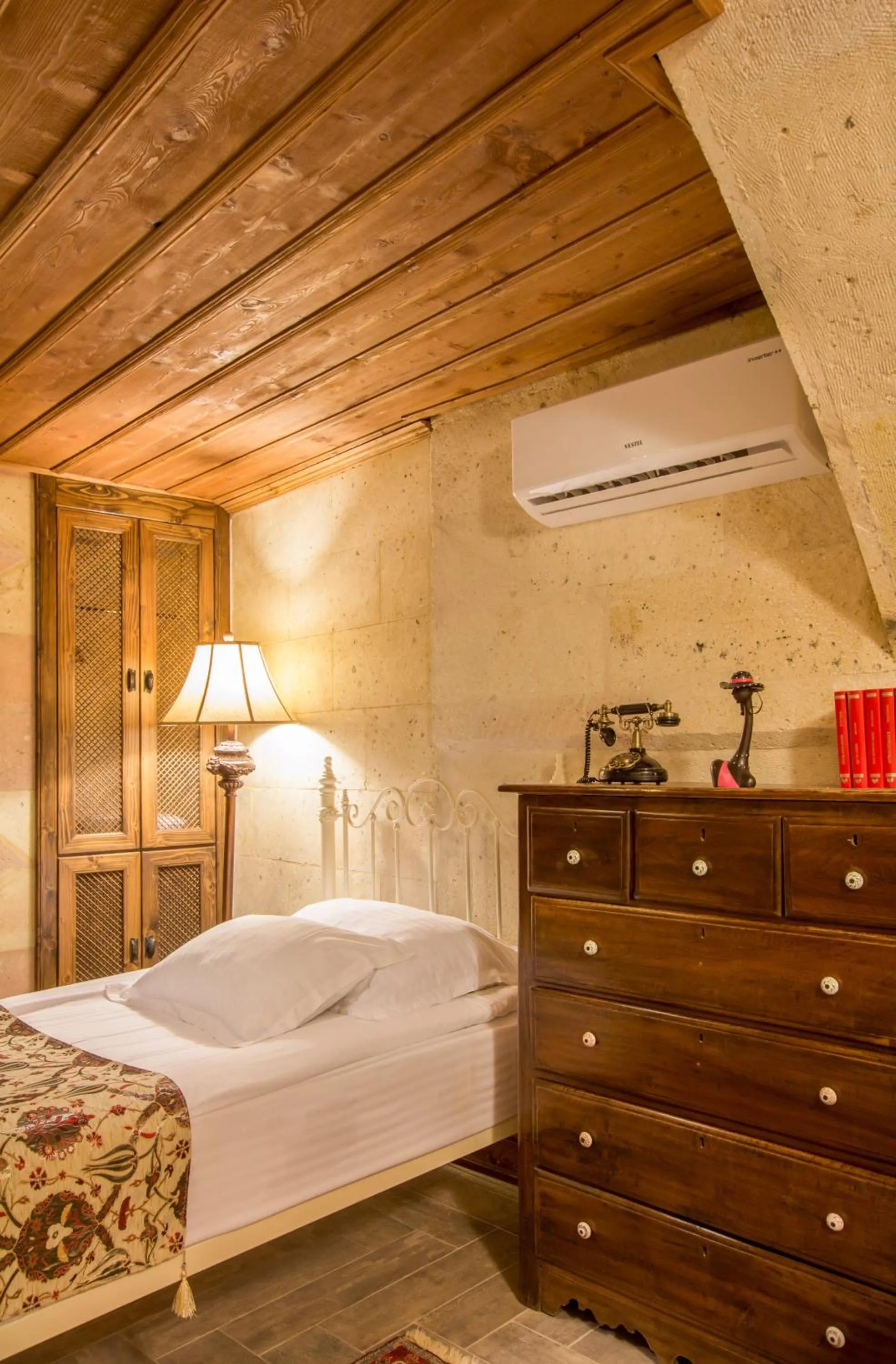 Massage, Bed in Cappadocia Minia Cave Hotel